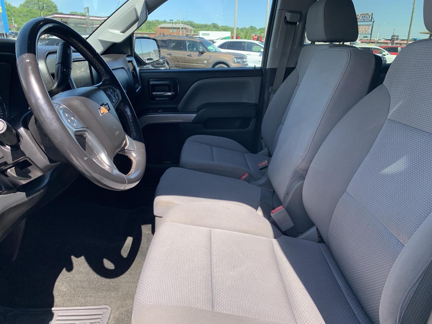 2014 SILVER /GRAY Chevrolet Silverado 1500 1LT Crew Cab 4WD (3GCUKREC9EG) with an 5.3L V8 OHV 16V engine, Automatic transmission, located at 506 S. Kingshighway, Cape Girardeau, MO, 63703, (573) 235-5000, 37.294991, -89.553635 - 2014 Chevrolet Silverado 1500 1LT Crew Cab 4WD 171,xxx miles 4WD Backup Cam Cruise Power Windows/Locks/Mirrors Remote Start Alarm System We have financing available and we accept trades! Fill out a credit application on our website or come by today! If you have any questions, give us a ca - Photo#25