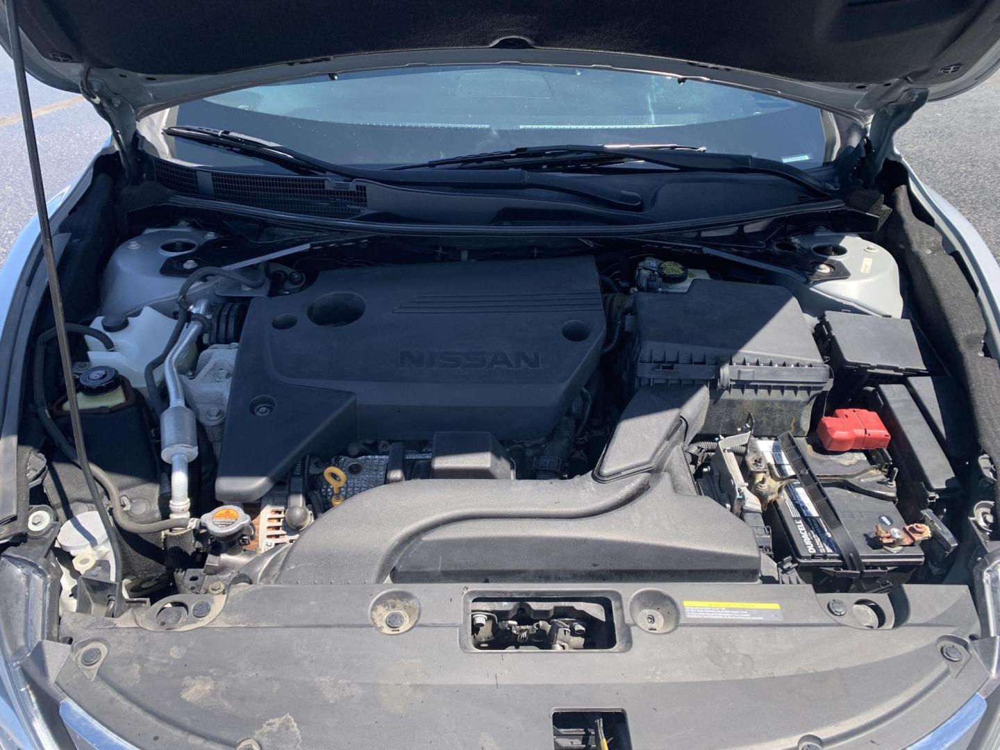2016 SILVER /BLACK Nissan Altima 2.5 SL (1N4AL3AP9GN) with an 2.5L L4 DOHC 16V engine, Automatic transmission, located at 506 S. Kingshighway, Cape Girardeau, MO, 63703, (573) 235-5000, 37.294991, -89.553635 - 2016 Nissan Altima 2.5 SL 119,xxx miles One Owner Front Wheel Drive Cruise Backup Cam Power Windows/Locks/Mirrors We have financing available and we accept trades! Fill out a credit application on our website or come by today! If you have any questions, give us a call at (573) 235-5000 o - Photo#2