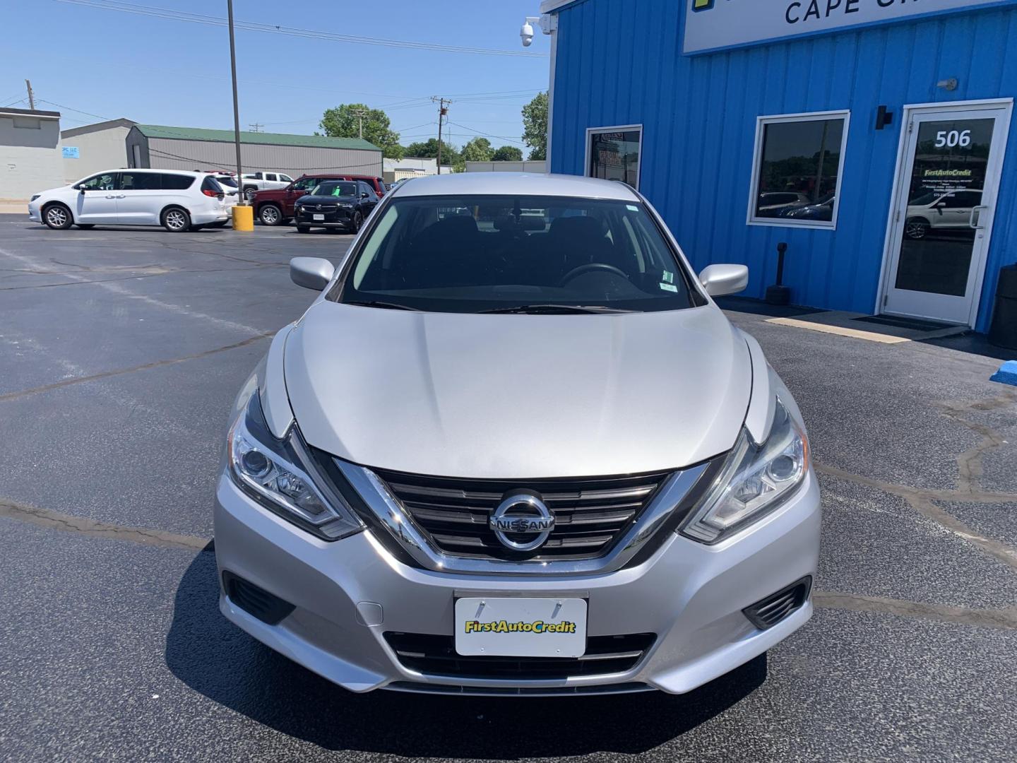 2016 SILVER /BLACK Nissan Altima 2.5 SL (1N4AL3AP9GN) with an 2.5L L4 DOHC 16V engine, Automatic transmission, located at 506 S. Kingshighway, Cape Girardeau, MO, 63703, (573) 235-5000, 37.294991, -89.553635 - 2016 Nissan Altima 2.5 SL 119,xxx miles One Owner Front Wheel Drive Cruise Backup Cam Power Windows/Locks/Mirrors We have financing available and we accept trades! Fill out a credit application on our website or come by today! If you have any questions, give us a call at (573) 235-5000 o - Photo#1
