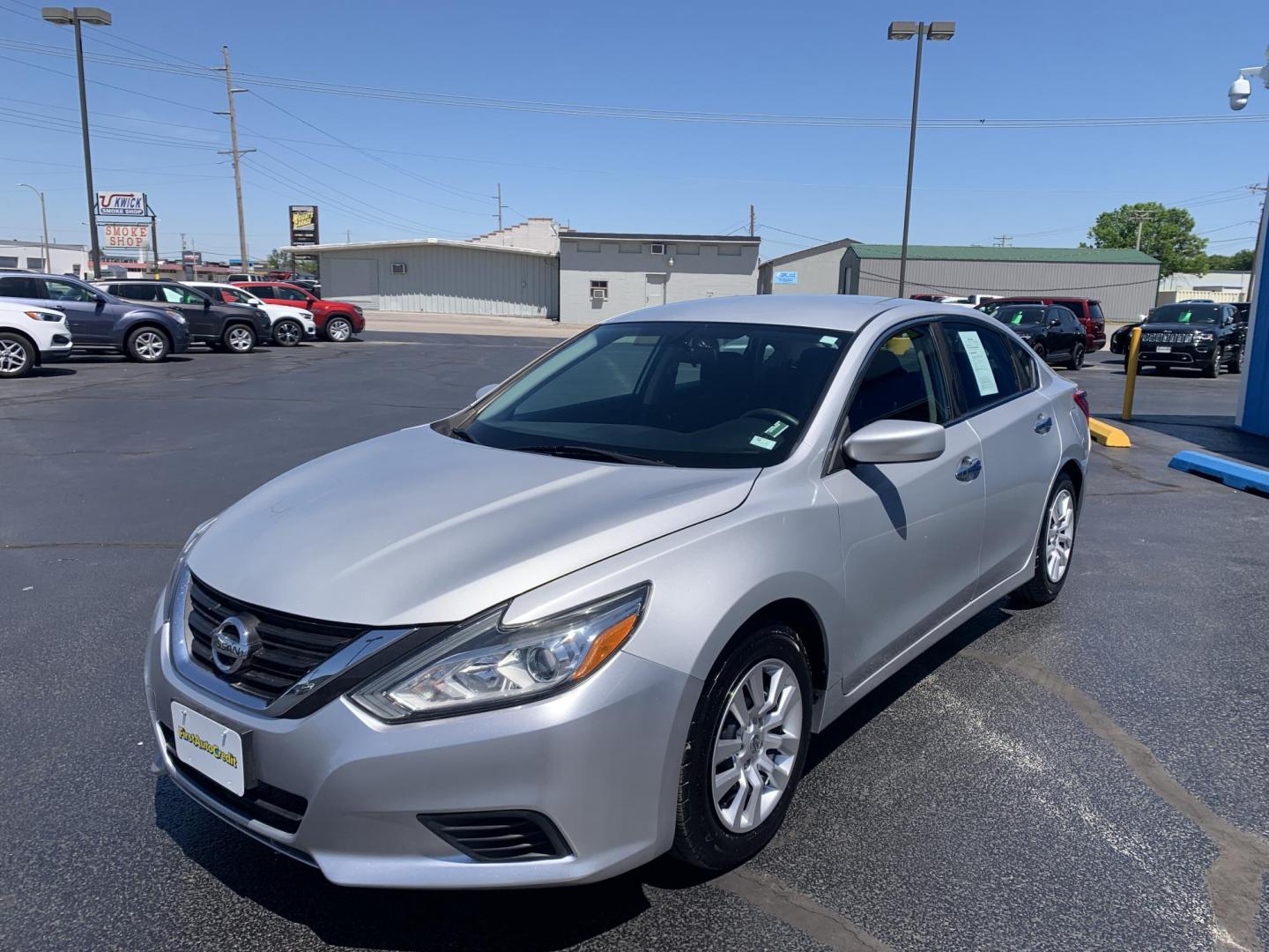 2016 SILVER /BLACK Nissan Altima 2.5 SL (1N4AL3AP9GN) with an 2.5L L4 DOHC 16V engine, Automatic transmission, located at 506 S. Kingshighway, Cape Girardeau, MO, 63703, (573) 235-5000, 37.294991, -89.553635 - 2016 Nissan Altima 2.5 SL 119,xxx miles One Owner Front Wheel Drive Cruise Backup Cam Power Windows/Locks/Mirrors We have financing available and we accept trades! Fill out a credit application on our website or come by today! If you have any questions, give us a call at (573) 235-5000 o - Photo#3