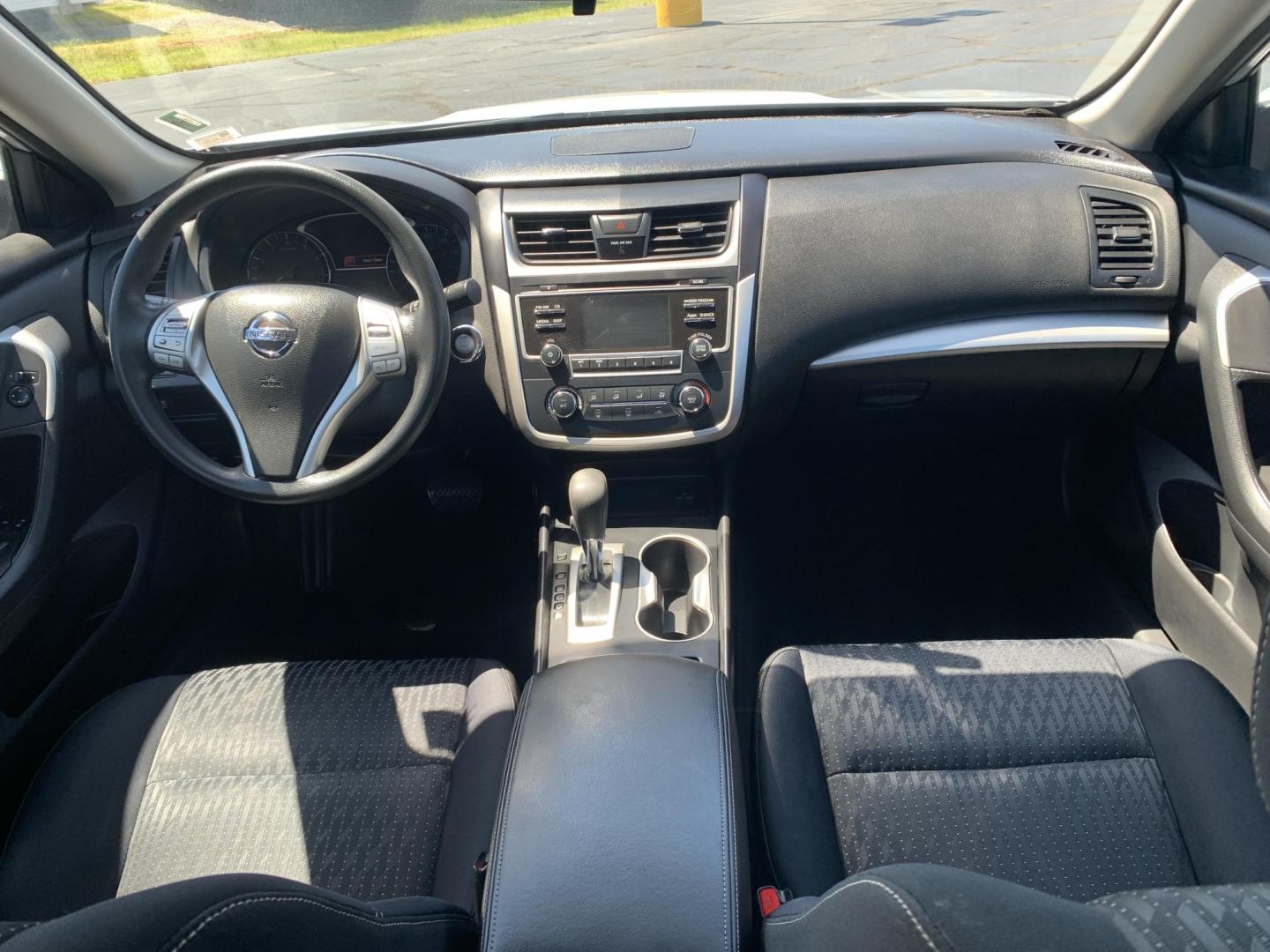 2016 SILVER /BLACK Nissan Altima 2.5 SL (1N4AL3AP9GN) with an 2.5L L4 DOHC 16V engine, Automatic transmission, located at 506 S. Kingshighway, Cape Girardeau, MO, 63703, (573) 235-5000, 37.294991, -89.553635 - 2016 Nissan Altima 2.5 SL 119,xxx miles One Owner Front Wheel Drive Cruise Backup Cam Power Windows/Locks/Mirrors We have financing available and we accept trades! Fill out a credit application on our website or come by today! If you have any questions, give us a call at (573) 235-5000 o - Photo#14