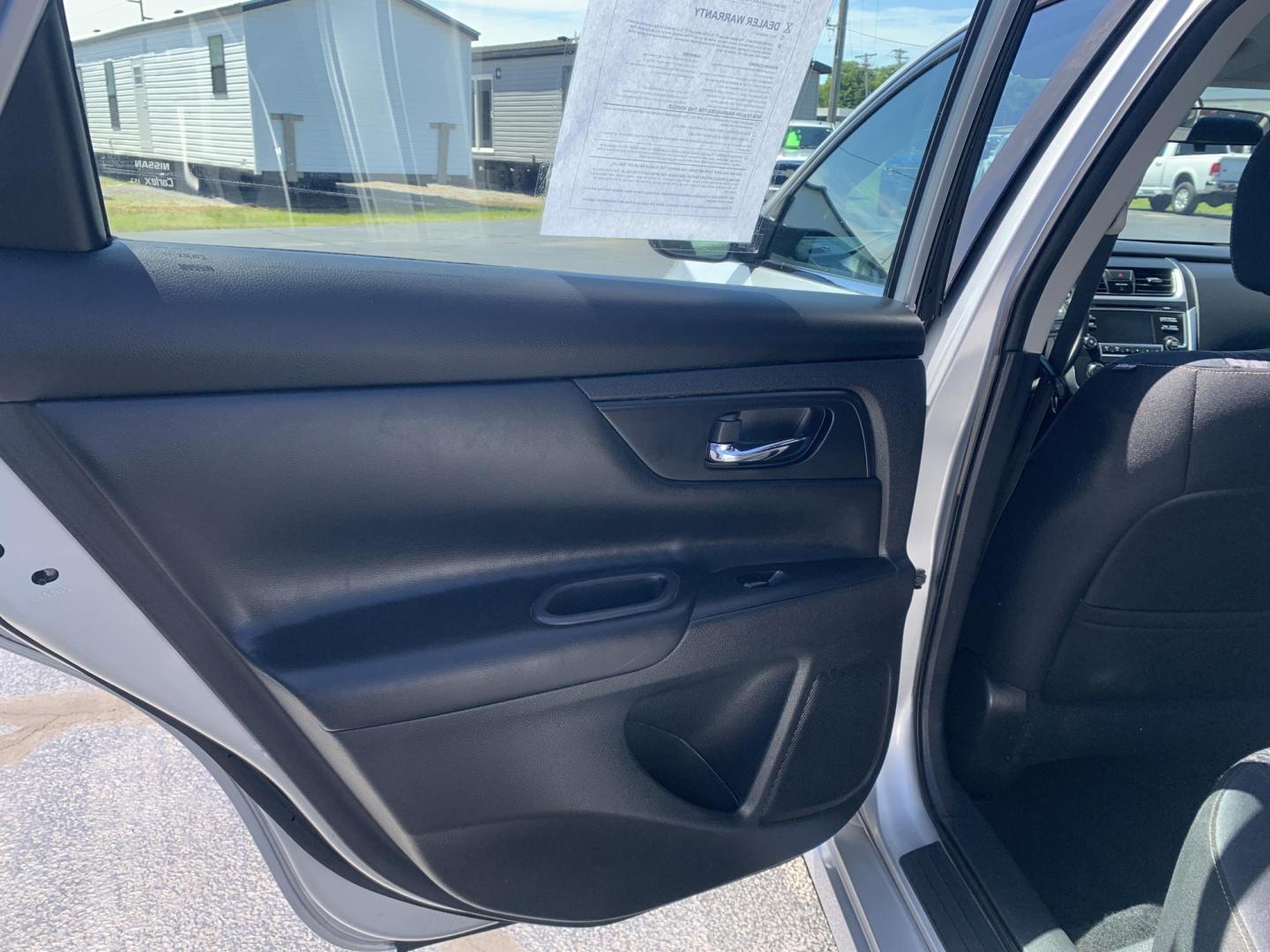 2016 SILVER /BLACK Nissan Altima 2.5 SL (1N4AL3AP9GN) with an 2.5L L4 DOHC 16V engine, Automatic transmission, located at 506 S. Kingshighway, Cape Girardeau, MO, 63703, (573) 235-5000, 37.294991, -89.553635 - 2016 Nissan Altima 2.5 SL 119,xxx miles One Owner Front Wheel Drive Cruise Backup Cam Power Windows/Locks/Mirrors We have financing available and we accept trades! Fill out a credit application on our website or come by today! If you have any questions, give us a call at (573) 235-5000 o - Photo#15