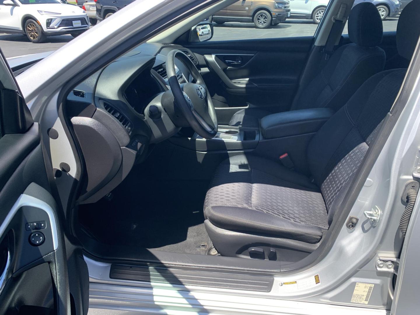 2016 SILVER /BLACK Nissan Altima 2.5 SL (1N4AL3AP9GN) with an 2.5L L4 DOHC 16V engine, Automatic transmission, located at 506 S. Kingshighway, Cape Girardeau, MO, 63703, (573) 235-5000, 37.294991, -89.553635 - 2016 Nissan Altima 2.5 SL 119,xxx miles One Owner Front Wheel Drive Cruise Backup Cam Power Windows/Locks/Mirrors We have financing available and we accept trades! Fill out a credit application on our website or come by today! If you have any questions, give us a call at (573) 235-5000 o - Photo#18