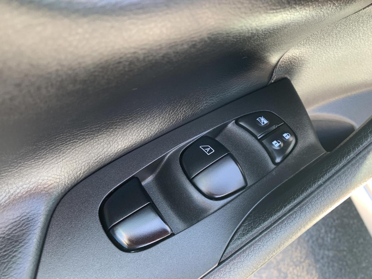 2016 SILVER /BLACK Nissan Altima 2.5 SL (1N4AL3AP9GN) with an 2.5L L4 DOHC 16V engine, Automatic transmission, located at 506 S. Kingshighway, Cape Girardeau, MO, 63703, (573) 235-5000, 37.294991, -89.553635 - 2016 Nissan Altima 2.5 SL 119,xxx miles One Owner Front Wheel Drive Cruise Backup Cam Power Windows/Locks/Mirrors We have financing available and we accept trades! Fill out a credit application on our website or come by today! If you have any questions, give us a call at (573) 235-5000 o - Photo#19