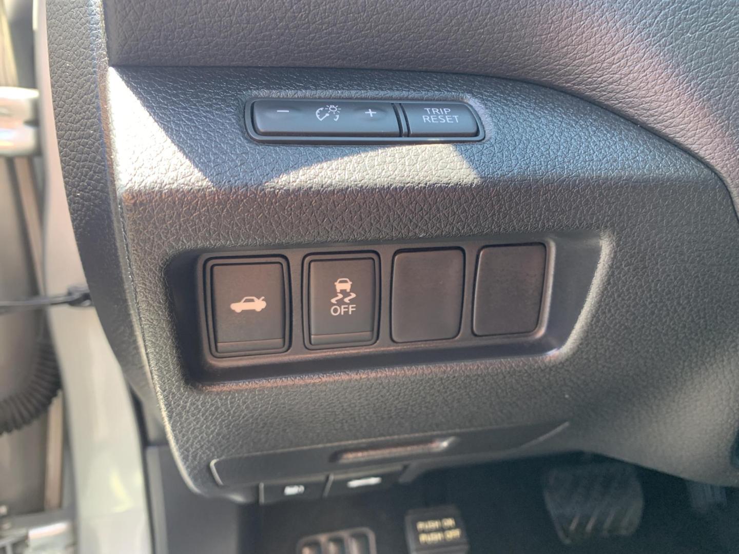 2016 SILVER /BLACK Nissan Altima 2.5 SL (1N4AL3AP9GN) with an 2.5L L4 DOHC 16V engine, Automatic transmission, located at 506 S. Kingshighway, Cape Girardeau, MO, 63703, (573) 235-5000, 37.294991, -89.553635 - 2016 Nissan Altima 2.5 SL 119,xxx miles One Owner Front Wheel Drive Cruise Backup Cam Power Windows/Locks/Mirrors We have financing available and we accept trades! Fill out a credit application on our website or come by today! If you have any questions, give us a call at (573) 235-5000 o - Photo#21