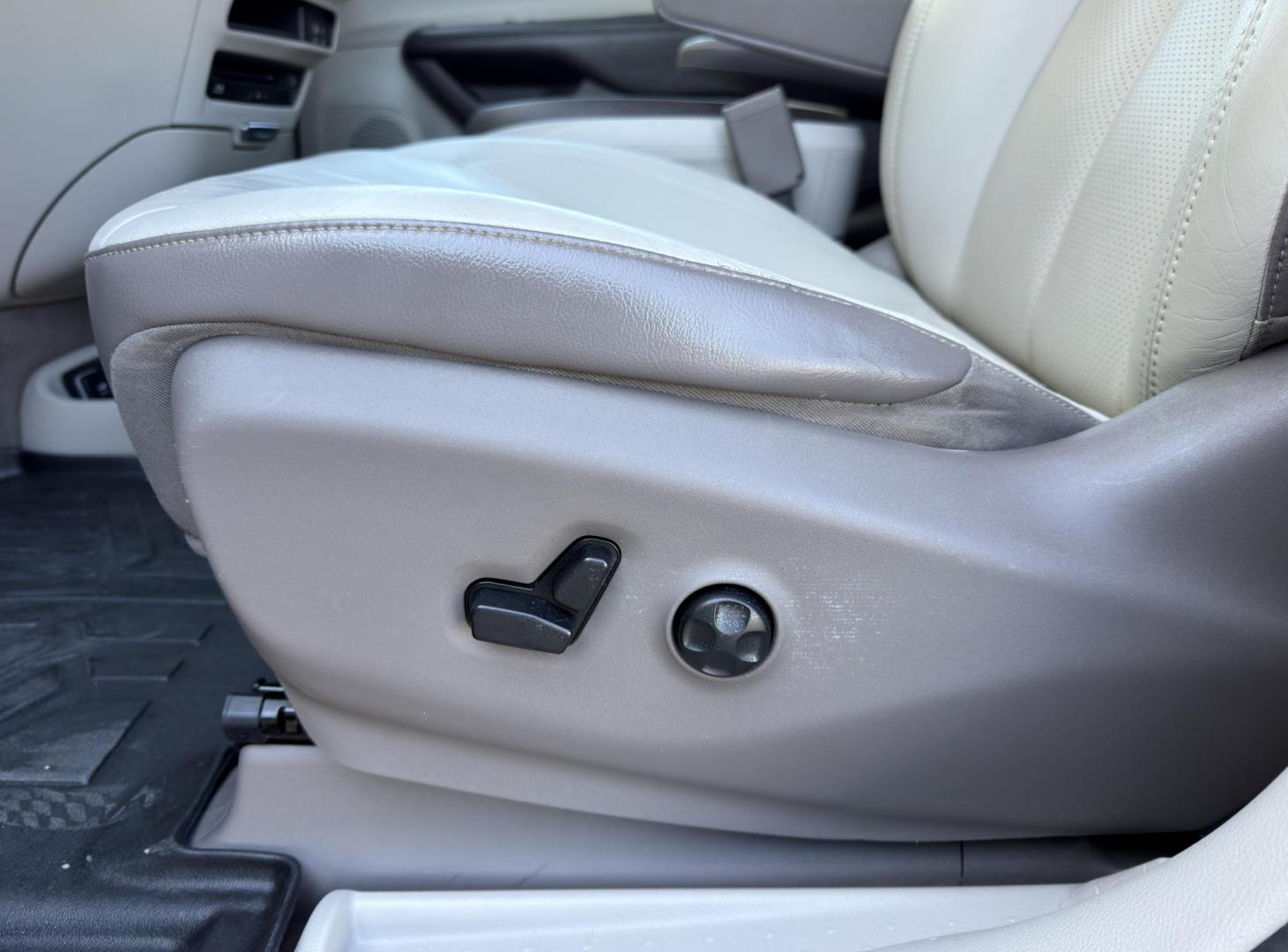 2017 TAN /Tan Chrysler Pacifica Touring-L Plus (2C4RC1EG9HR) with an 3.6L V6 engine, Automatic transmission, located at 2990 Old Orchard Rd., Jackson, MO, 63755, 37.354214, -89.612106 - 2017 Chrysler Pacifica Touring-L Plus 121xxx miles Front Wheel Drive 3.6L V6 Automatic Leather Stow 'N Go Navigation Rear Entertainment Power/Heated Seats Heated Rear Seats Heated Steering Wheel Backup Camera Bluetooth Remote Start Cruise Power Windows/Locks/Mirrors We have financin - Photo#5