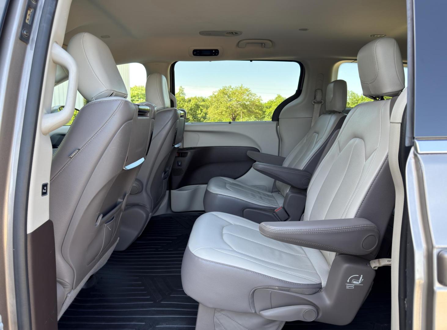 2017 TAN /Tan Chrysler Pacifica Touring-L Plus (2C4RC1EG9HR) with an 3.6L V6 engine, Automatic transmission, located at 2990 Old Orchard Rd., Jackson, MO, 63755, 37.354214, -89.612106 - 2017 Chrysler Pacifica Touring-L Plus 121xxx miles Front Wheel Drive 3.6L V6 Automatic Leather Stow 'N Go Navigation Rear Entertainment Power/Heated Seats Heated Rear Seats Heated Steering Wheel Backup Camera Bluetooth Remote Start Cruise Power Windows/Locks/Mirrors We have financin - Photo#20
