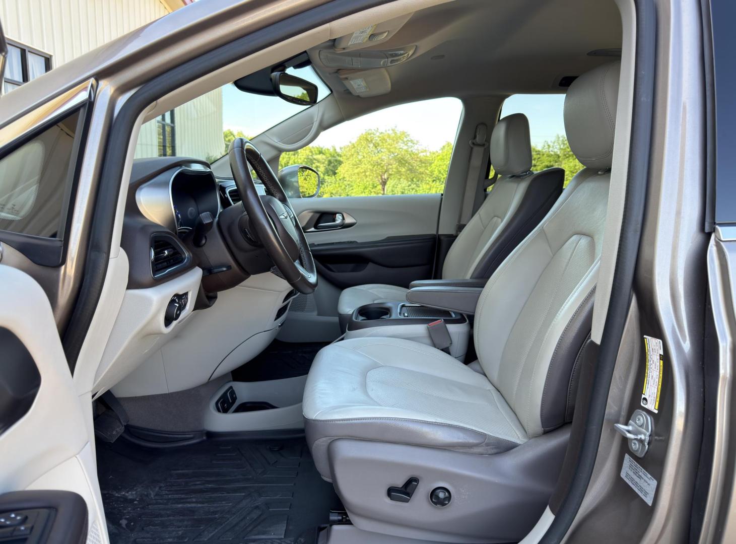 2017 TAN /Tan Chrysler Pacifica Touring-L Plus (2C4RC1EG9HR) with an 3.6L V6 engine, Automatic transmission, located at 2990 Old Orchard Rd., Jackson, MO, 63755, 37.354214, -89.612106 - 2017 Chrysler Pacifica Touring-L Plus 121xxx miles Front Wheel Drive 3.6L V6 Automatic Leather Stow 'N Go Navigation Rear Entertainment Power/Heated Seats Heated Rear Seats Heated Steering Wheel Backup Camera Bluetooth Remote Start Cruise Power Windows/Locks/Mirrors We have financin - Photo#17