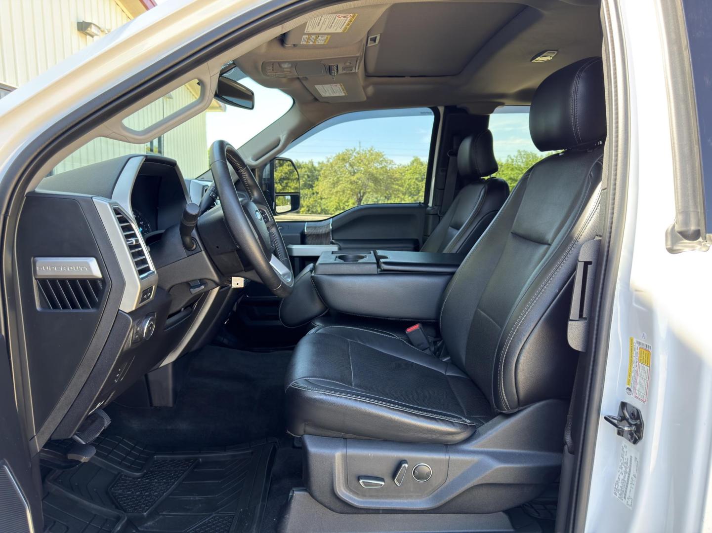 2017 WHITE /Black Ford F-250 SD Lariat SuperCab Long Bed 4WD (1FT7X2B62HE) with an 6.2L V8 engine, Automatic transmission, located at 2990 Old Orchard Rd., Jackson, MO, 63755, 37.354214, -89.612106 - 2017 Ford F-250 Super Duty Lariat 47xxx miles 4x4 6.2L V8 Automatic Leather Navigation Power/Heated/Cooled Seats Backup Camera Sunroof Bluetooth Remote Start Cruise Power Windows/Locks/Mirrors We have financing available and we accept trades! Fill out a credit application on our websit - Photo#17