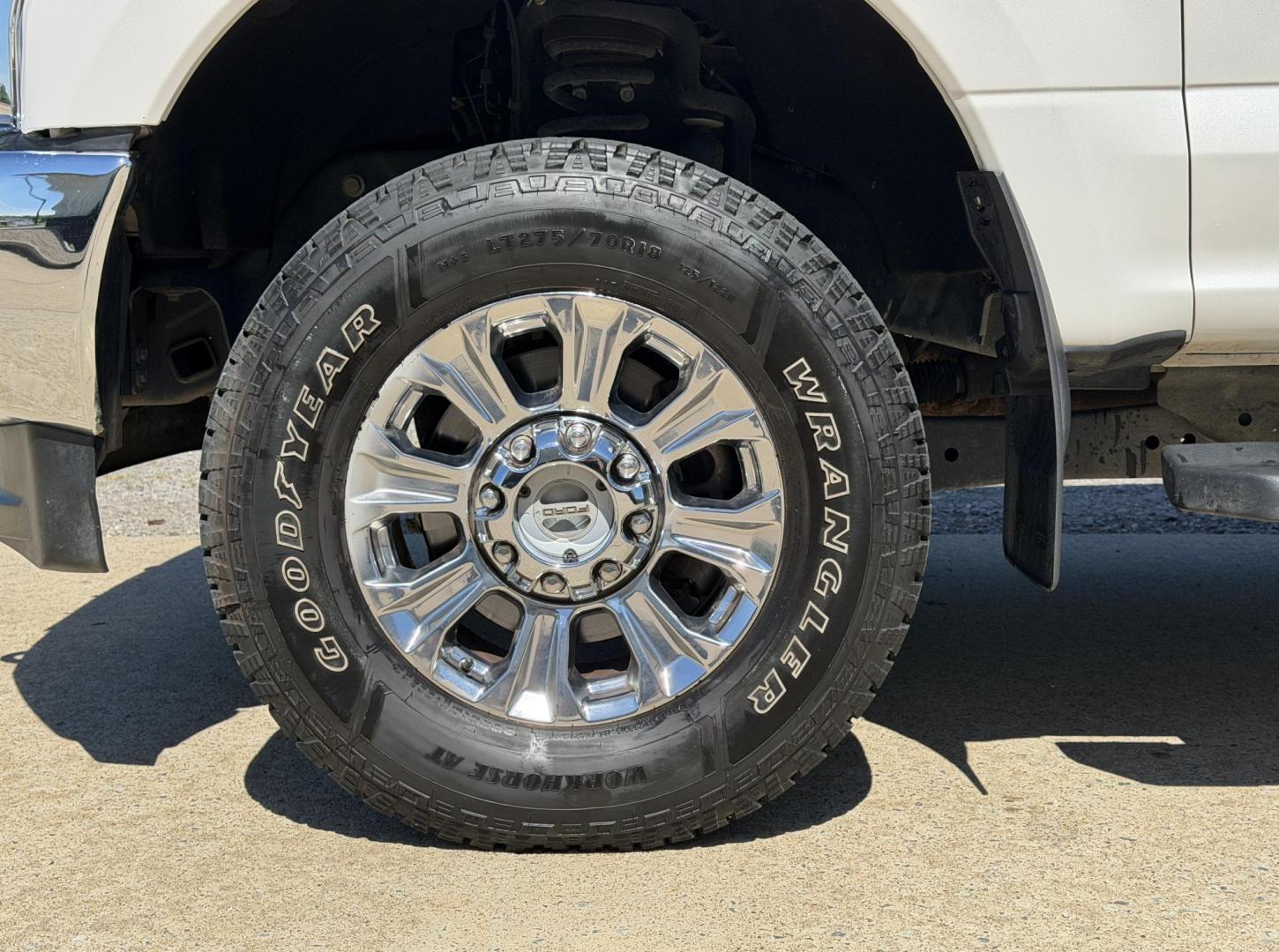 2017 WHITE /Black Ford F-250 SD Lariat SuperCab Long Bed 4WD (1FT7X2B62HE) with an 6.2L V8 engine, Automatic transmission, located at 2990 Old Orchard Rd., Jackson, MO, 63755, 37.354214, -89.612106 - 2017 Ford F-250 Super Duty Lariat 47xxx miles 4x4 6.2L V8 Automatic Leather Navigation Power/Heated/Cooled Seats Backup Camera Sunroof Bluetooth Remote Start Cruise Power Windows/Locks/Mirrors We have financing available and we accept trades! Fill out a credit application on our websit - Photo#43