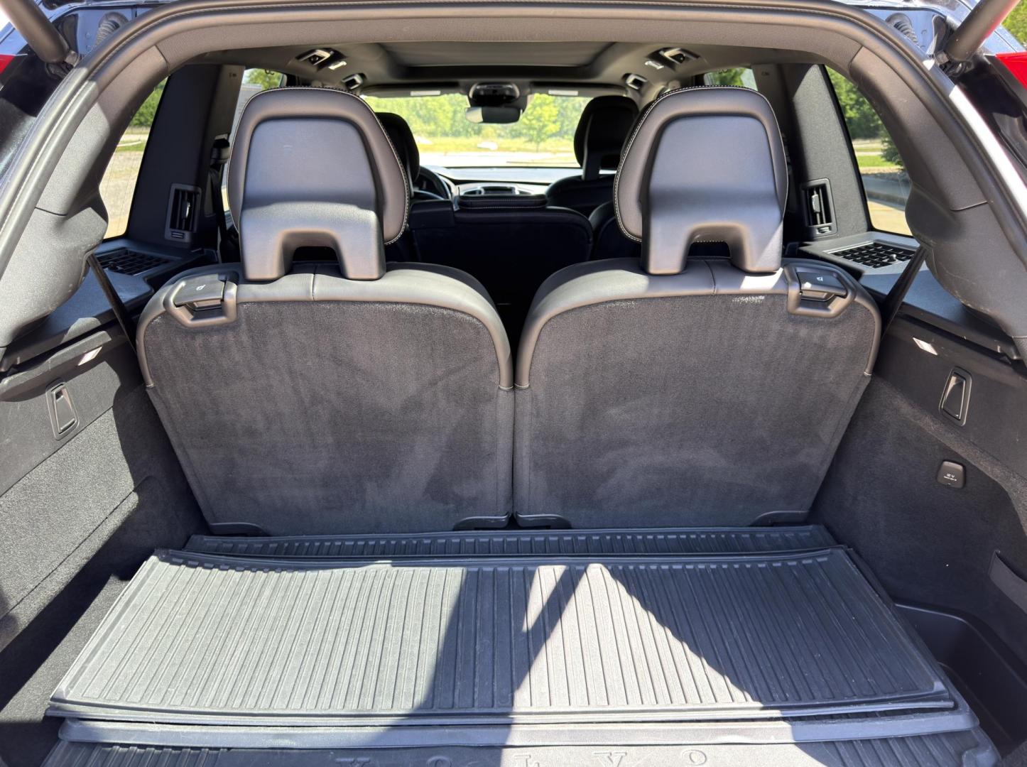 2020 BLACK /Black Volvo XC90 T6 R-Design AWD (YV4A22PMXL1) with an 2.0L 4 Cyl. engine, Automatic transmission, located at 2990 Old Orchard Rd., Jackson, MO, 63755, 37.354214, -89.612106 - 2020 Volvo XC90 T6 R-Design 70xxx miles All Wheel Drive 2.0L 4 Cyl. Automatic Leather 3rd Row Navigation Power/Heated Seats Heated Rear Seats Heated Steering Wheel Backup Camera Sunroof Bluetooth Heads Up Display Cruise Power Windows/Locks/Mirrors We have financing available and we - Photo#23