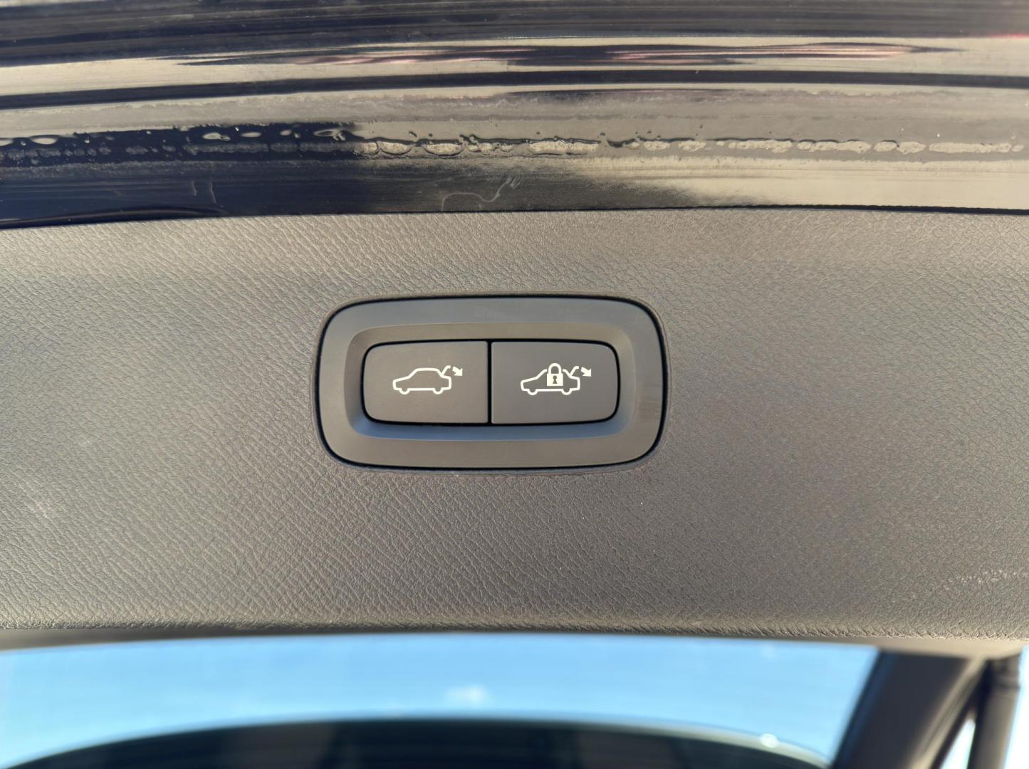2020 BLACK /Black Volvo XC90 T6 R-Design AWD (YV4A22PMXL1) with an 2.0L 4 Cyl. engine, Automatic transmission, located at 2990 Old Orchard Rd., Jackson, MO, 63755, 37.354214, -89.612106 - 2020 Volvo XC90 T6 R-Design 70xxx miles All Wheel Drive 2.0L 4 Cyl. Automatic Leather 3rd Row Navigation Power/Heated Seats Heated Rear Seats Heated Steering Wheel Backup Camera Sunroof Bluetooth Heads Up Display Cruise Power Windows/Locks/Mirrors We have financing available and we - Photo#24