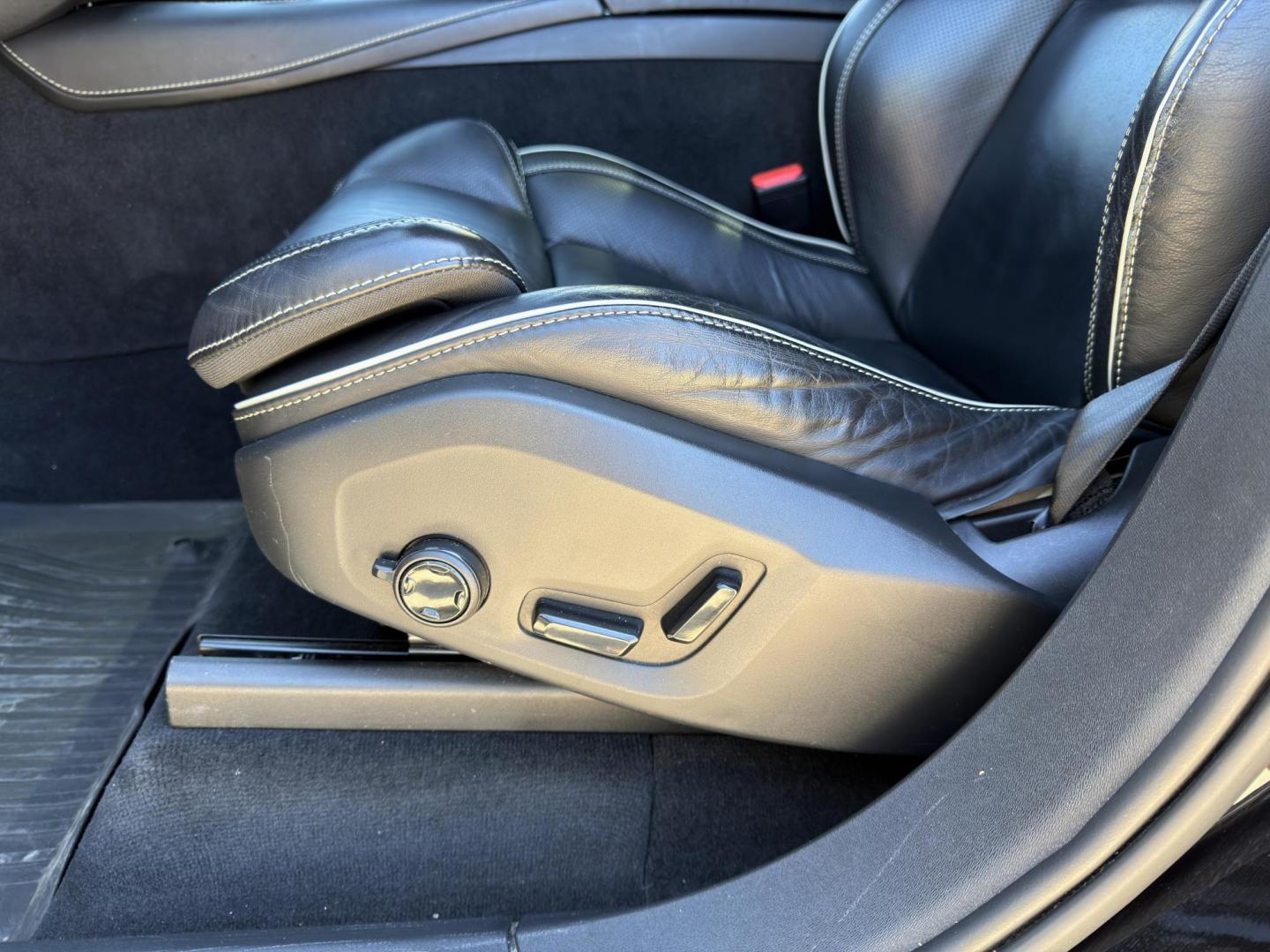 2020 BLACK /Black Volvo XC90 T6 R-Design AWD (YV4A22PMXL1) with an 2.0L 4 Cyl. engine, Automatic transmission, located at 2990 Old Orchard Rd., Jackson, MO, 63755, 37.354214, -89.612106 - 2020 Volvo XC90 T6 R-Design 70xxx miles All Wheel Drive 2.0L 4 Cyl. Automatic Leather 3rd Row Navigation Power/Heated Seats Heated Rear Seats Heated Steering Wheel Backup Camera Sunroof Bluetooth Heads Up Display Cruise Power Windows/Locks/Mirrors We have financing available and we - Photo#6