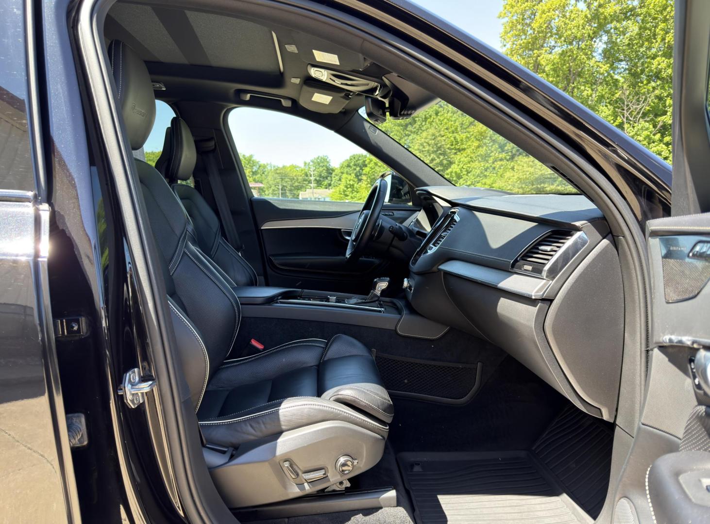 2020 BLACK /Black Volvo XC90 T6 R-Design AWD (YV4A22PMXL1) with an 2.0L 4 Cyl. engine, Automatic transmission, located at 2990 Old Orchard Rd., Jackson, MO, 63755, 37.354214, -89.612106 - 2020 Volvo XC90 T6 R-Design 70xxx miles All Wheel Drive 2.0L 4 Cyl. Automatic Leather 3rd Row Navigation Power/Heated Seats Heated Rear Seats Heated Steering Wheel Backup Camera Sunroof Bluetooth Heads Up Display Cruise Power Windows/Locks/Mirrors We have financing available and we - Photo#18