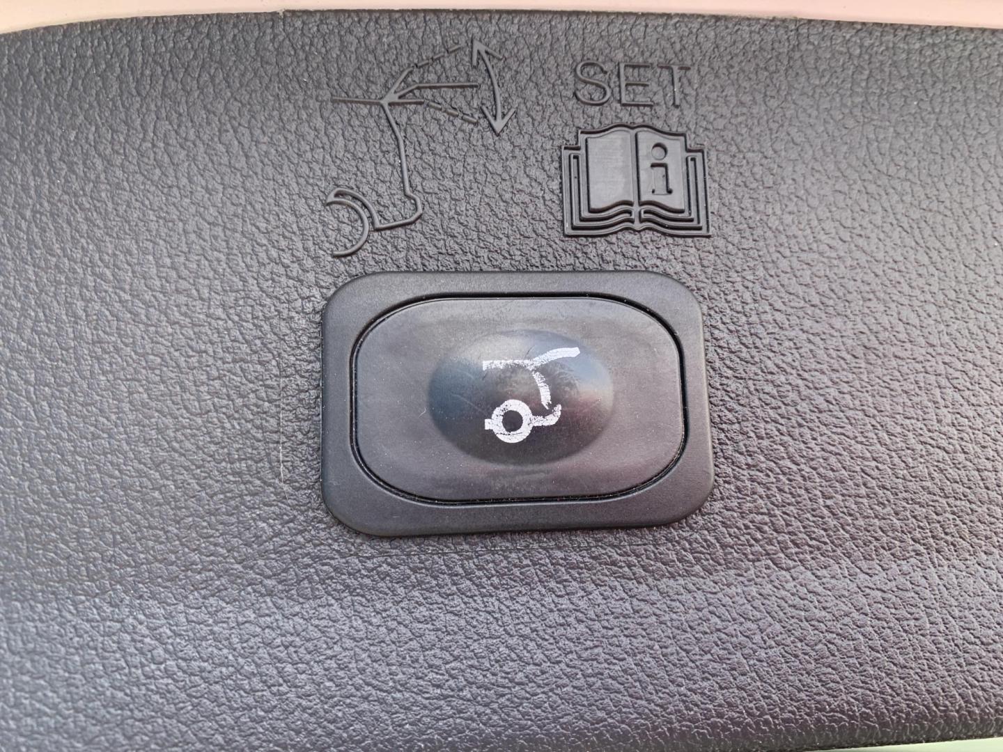 2014 WHITE /TAN Ford Escape Titanium 4WD (1FMCU9J92EU) with an 2.0L L4 DOHC 16V engine, Automatic transmission, located at 506 S. Kingshighway, Cape Girardeau, MO, 63703, (573) 235-5000, 37.294991, -89.553635 - 2014 Ford Escape Titanium 4WD 115,xxx miles Heated Seats Power Seat Sunroof 4WD Backup Cam Leather Keyless Entry Remote Start Power Windows/Locks/Mirrors We have financing available and we accept trades! Fill out a credit application on our website or come by today! If you have any q - Photo#8