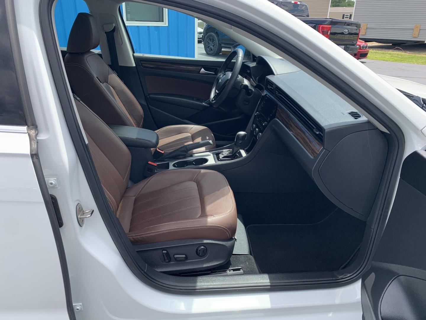 2022 WHITE /BROWN Volkswagen Passat Passat Limited Edition (1VWBA7A36NC) with an 2.0L L4 DOHC 16V engine, Automatic transmission, located at 506 S. Kingshighway, Cape Girardeau, MO, 63703, (573) 235-5000, 37.294991, -89.553635 - 2022 Volkswagen Passat Limited Edition 118,xxx Miles One Owner Leather Seats Power Seat Heated Seats Sunroof Backup Cam BlueTooth Front Wheel Drive Keyless Entry Remote Start We have financing available and we accept trades! Fill out a credit application on our website or come by today! - Photo#10