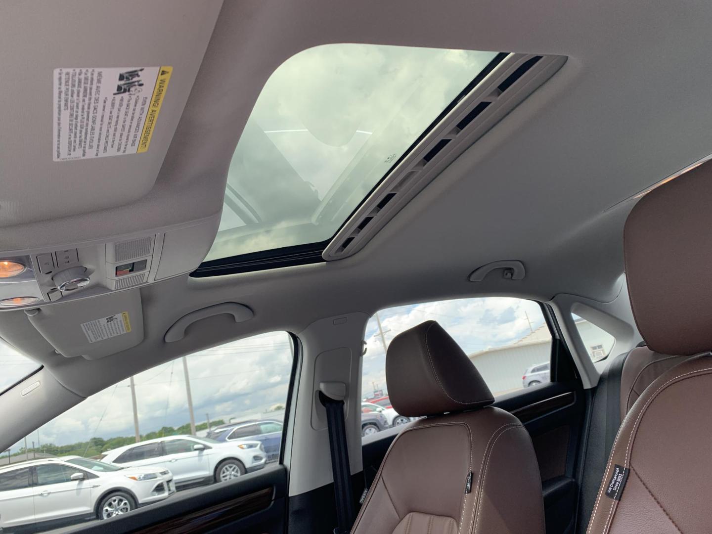 2022 WHITE /BROWN Volkswagen Passat Passat Limited Edition (1VWBA7A36NC) with an 2.0L L4 DOHC 16V engine, Automatic transmission, located at 506 S. Kingshighway, Cape Girardeau, MO, 63703, (573) 235-5000, 37.294991, -89.553635 - 2022 Volkswagen Passat Limited Edition 118,xxx Miles One Owner Leather Seats Power Seat Heated Seats Sunroof Backup Cam BlueTooth Front Wheel Drive Keyless Entry Remote Start We have financing available and we accept trades! Fill out a credit application on our website or come by today! - Photo#22