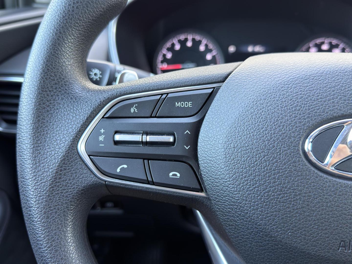 2021 GRAY /Black Hyundai Santa Fe SEL (5NMS24AJ4MH) with an 2.5L 4 Cyl. engine, Automatic transmission, located at 2990 Old Orchard Rd., Jackson, MO, 63755, 37.354214, -89.612106 - ** SALVAGE TITLE ** 2021 Hyundai Santa Fe SEL 1-Owner 93xxx miles Front Wheel Drive 2.5L 4 Cyl. Automatic Backup Camera Power Driver Seat Heated Seats Bluetooth Remote Start Cruise Power Windows/Locks/Mirrors We have financing available and we accept trades! Fill out a credit applicati - Photo#23