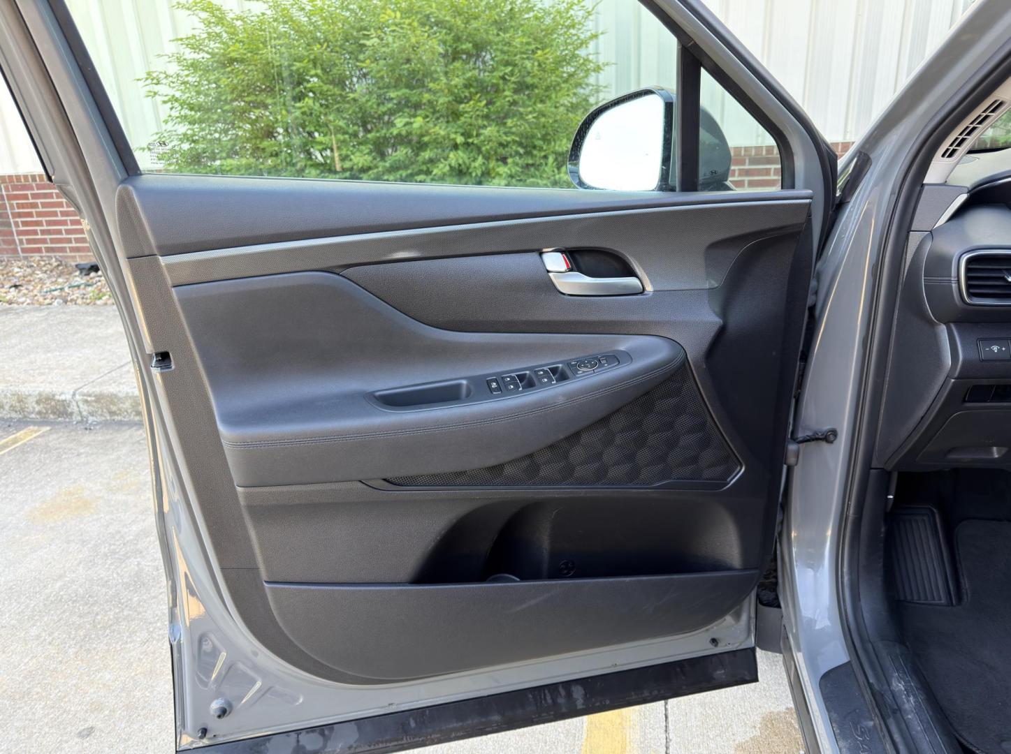 2021 GRAY /Black Hyundai Santa Fe SEL (5NMS24AJ4MH) with an 2.5L 4 Cyl. engine, Automatic transmission, located at 2990 Old Orchard Rd., Jackson, MO, 63755, 37.354214, -89.612106 - ** SALVAGE TITLE ** 2021 Hyundai Santa Fe SEL 1-Owner 93xxx miles Front Wheel Drive 2.5L 4 Cyl. Automatic Backup Camera Power Driver Seat Heated Seats Bluetooth Remote Start Cruise Power Windows/Locks/Mirrors We have financing available and we accept trades! Fill out a credit applicati - Photo#13