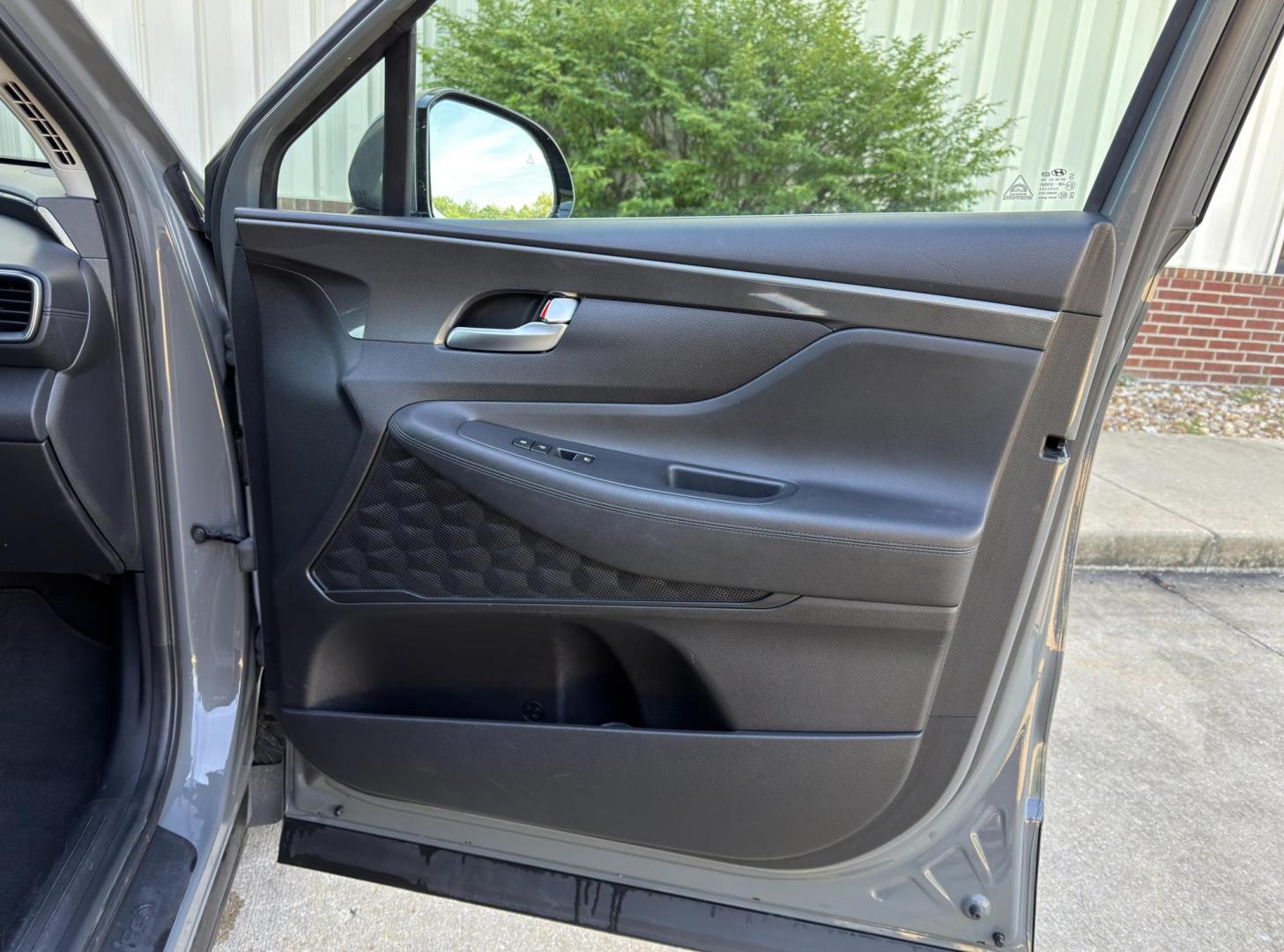 2021 GRAY /Black Hyundai Santa Fe SEL (5NMS24AJ4MH) with an 2.5L 4 Cyl. engine, Automatic transmission, located at 2990 Old Orchard Rd., Jackson, MO, 63755, 37.354214, -89.612106 - ** SALVAGE TITLE ** 2021 Hyundai Santa Fe SEL 1-Owner 93xxx miles Front Wheel Drive 2.5L 4 Cyl. Automatic Backup Camera Power Driver Seat Heated Seats Bluetooth Remote Start Cruise Power Windows/Locks/Mirrors We have financing available and we accept trades! Fill out a credit applicati - Photo#15