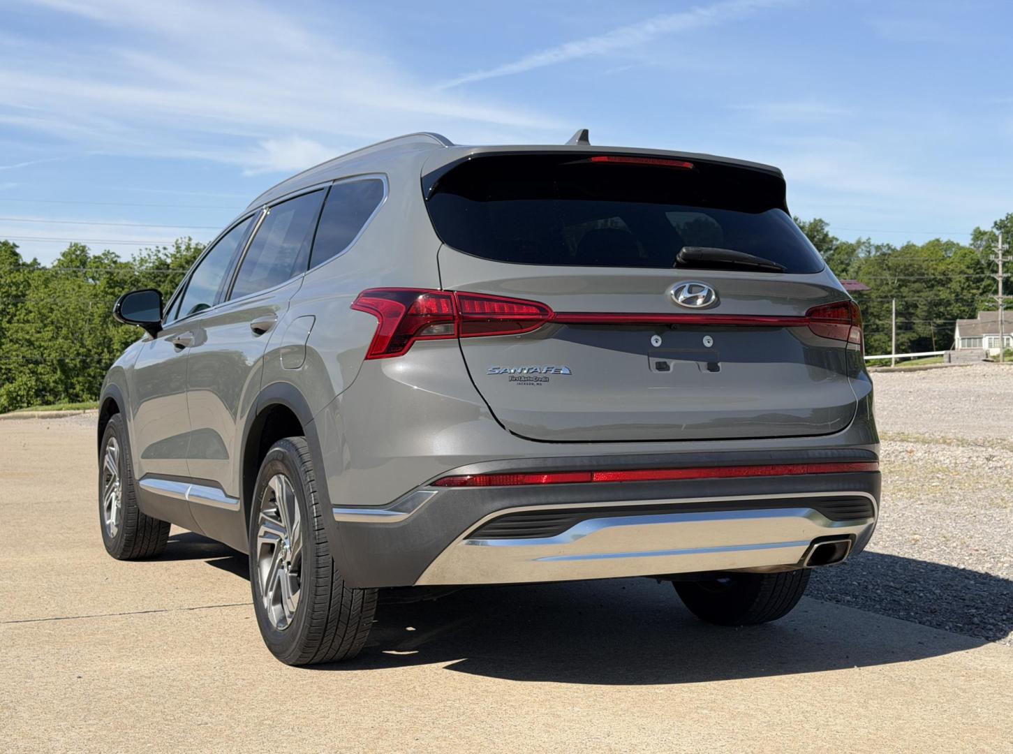 2021 GRAY /Black Hyundai Santa Fe SEL (5NMS24AJ4MH) with an 2.5L 4 Cyl. engine, Automatic transmission, located at 2990 Old Orchard Rd., Jackson, MO, 63755, 37.354214, -89.612106 - ** SALVAGE TITLE ** 2021 Hyundai Santa Fe SEL 1-Owner 93xxx miles Front Wheel Drive 2.5L 4 Cyl. Automatic Backup Camera Power Driver Seat Heated Seats Bluetooth Remote Start Cruise Power Windows/Locks/Mirrors We have financing available and we accept trades! Fill out a credit applicati - Photo#10