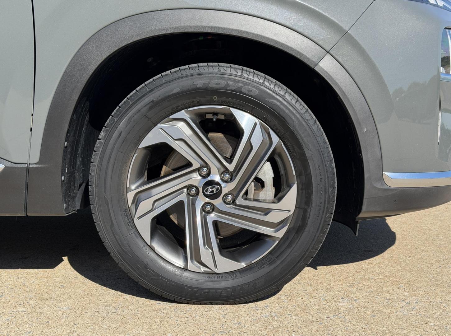 2021 GRAY /Black Hyundai Santa Fe SEL (5NMS24AJ4MH) with an 2.5L 4 Cyl. engine, Automatic transmission, located at 2990 Old Orchard Rd., Jackson, MO, 63755, 37.354214, -89.612106 - ** SALVAGE TITLE ** 2021 Hyundai Santa Fe SEL 1-Owner 93xxx miles Front Wheel Drive 2.5L 4 Cyl. Automatic Backup Camera Power Driver Seat Heated Seats Bluetooth Remote Start Cruise Power Windows/Locks/Mirrors We have financing available and we accept trades! Fill out a credit applicati - Photo#40