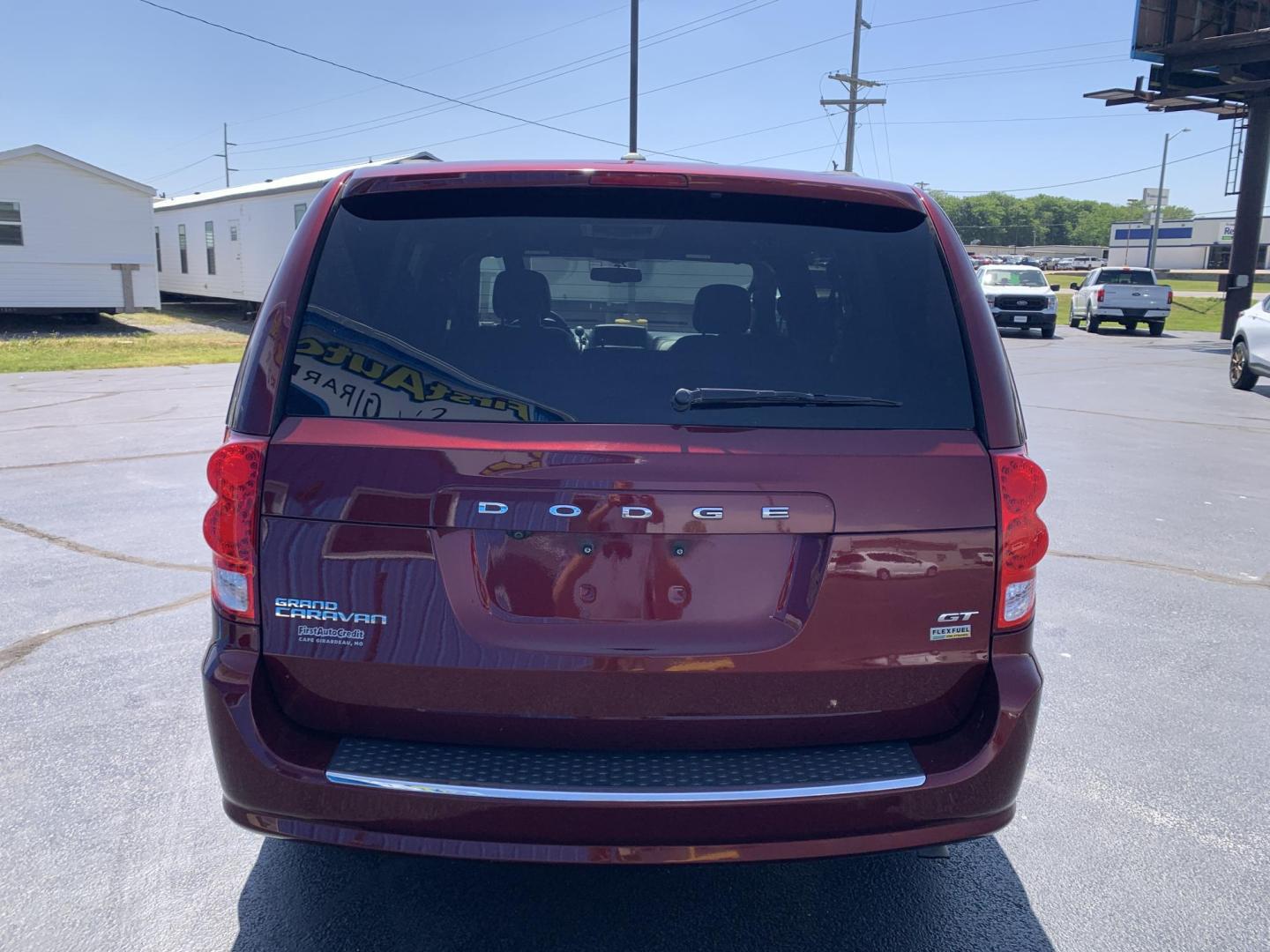 2017 MAROON /BLACK Dodge Grand Caravan GT (2C4RDGEG8HR) with an 3.6L V6 DOHC 24V engine, Automatic transmission, located at 506 S. Kingshighway, Cape Girardeau, MO, 63703, (573) 235-5000, 37.294991, -89.553635 - 2017 Dodge Grand Caravan GT 144,xxx miles Bluetooth Heated Leather Seats Heated Steering Wheel Front Wheel Drive Power Sliding Doors Backup Camera We have financing available and we accept trades! Fill out a credit application on our website or come by today! If you have any questions, gi - Photo#5