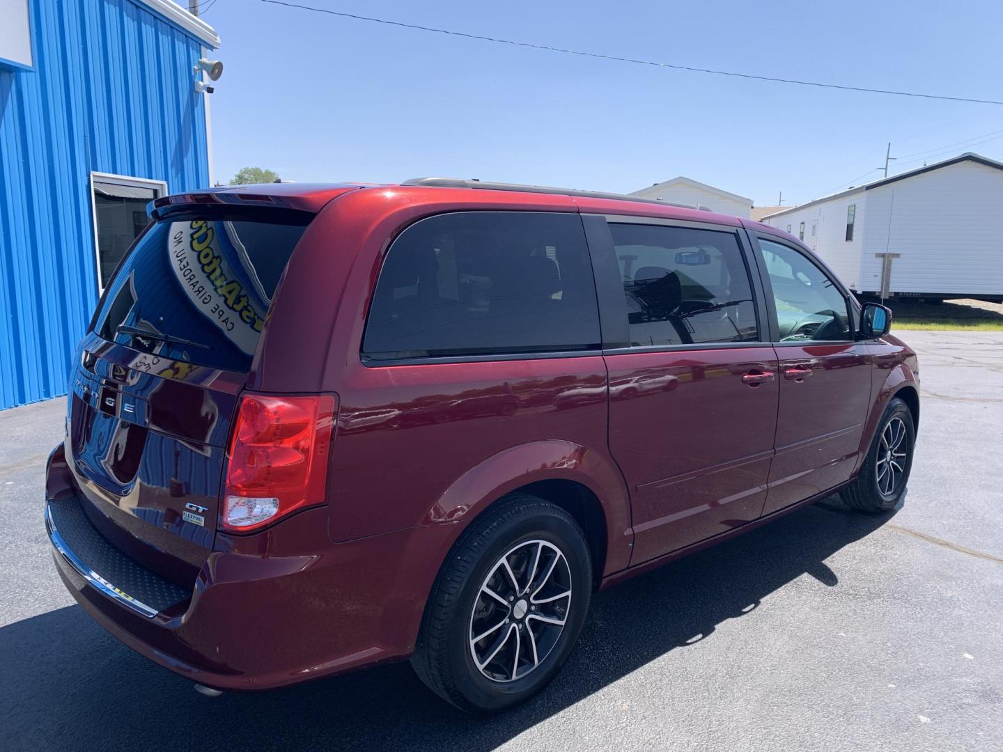 2017 MAROON /BLACK Dodge Grand Caravan GT (2C4RDGEG8HR) with an 3.6L V6 DOHC 24V engine, Automatic transmission, located at 506 S. Kingshighway, Cape Girardeau, MO, 63703, (573) 235-5000, 37.294991, -89.553635 - 2017 Dodge Grand Caravan GT 144,xxx miles Bluetooth Heated Leather Seats Heated Steering Wheel Front Wheel Drive Power Sliding Doors Backup Camera We have financing available and we accept trades! Fill out a credit application on our website or come by today! If you have any questions, gi - Photo#7