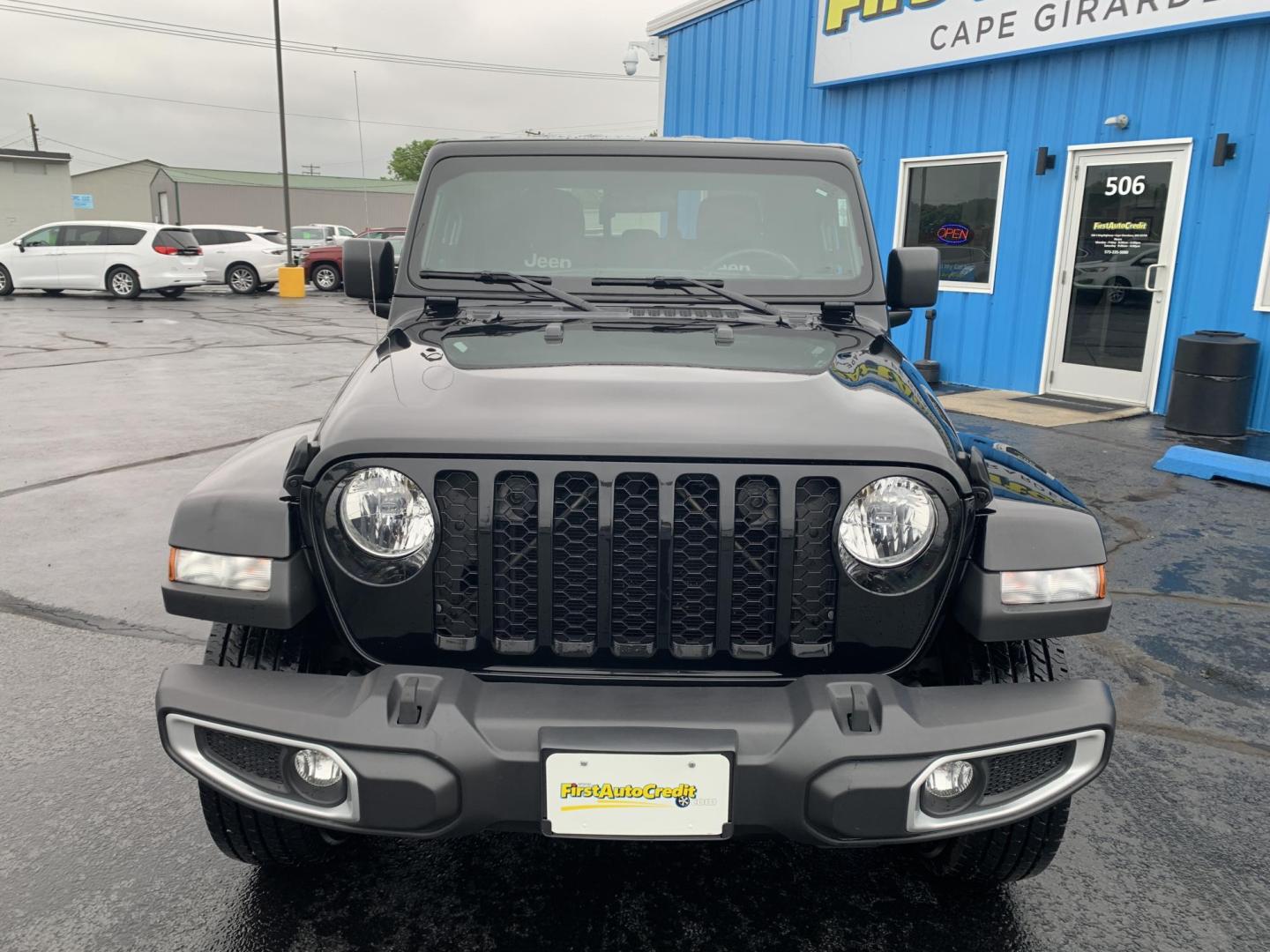 2023 BLACK /BLACK Jeep Gladiator Sport (1C6HJTAG5PL) with an 3.6L V6 DOHC 24V engine, Automatic transmission, located at 506 S. Kingshighway, Cape Girardeau, MO, 63703, (573) 235-5000, 37.294991, -89.553635 - 2023 Jeep Gladiator Sport 63,xxx miles Power Windows Removable Hardtop Cruise Bluetooth Power Mirros Backup Cam Keyless Entry Remote Start We have financing available and we accept trades! Fill out a credit application on our website or come by today! If you have any questions, give us - Photo#1