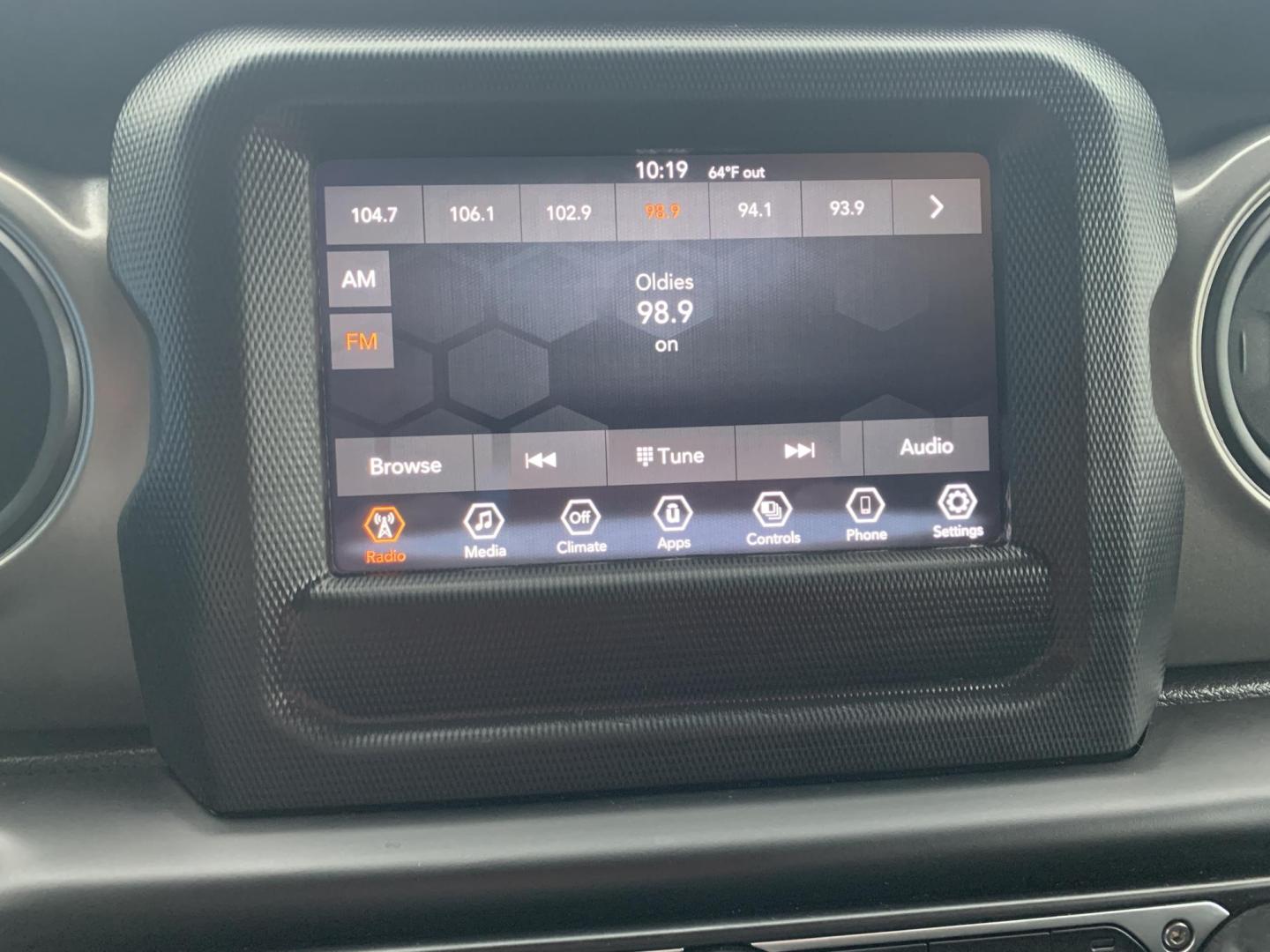 2023 BLACK /BLACK Jeep Gladiator Sport (1C6HJTAG5PL) with an 3.6L V6 DOHC 24V engine, Automatic transmission, located at 506 S. Kingshighway, Cape Girardeau, MO, 63703, (573) 235-5000, 37.294991, -89.553635 - 2023 Jeep Gladiator Sport 63,xxx miles Power Windows Removable Hardtop Cruise Bluetooth Power Mirros Backup Cam Keyless Entry Remote Start We have financing available and we accept trades! Fill out a credit application on our website or come by today! If you have any questions, give us - Photo#25