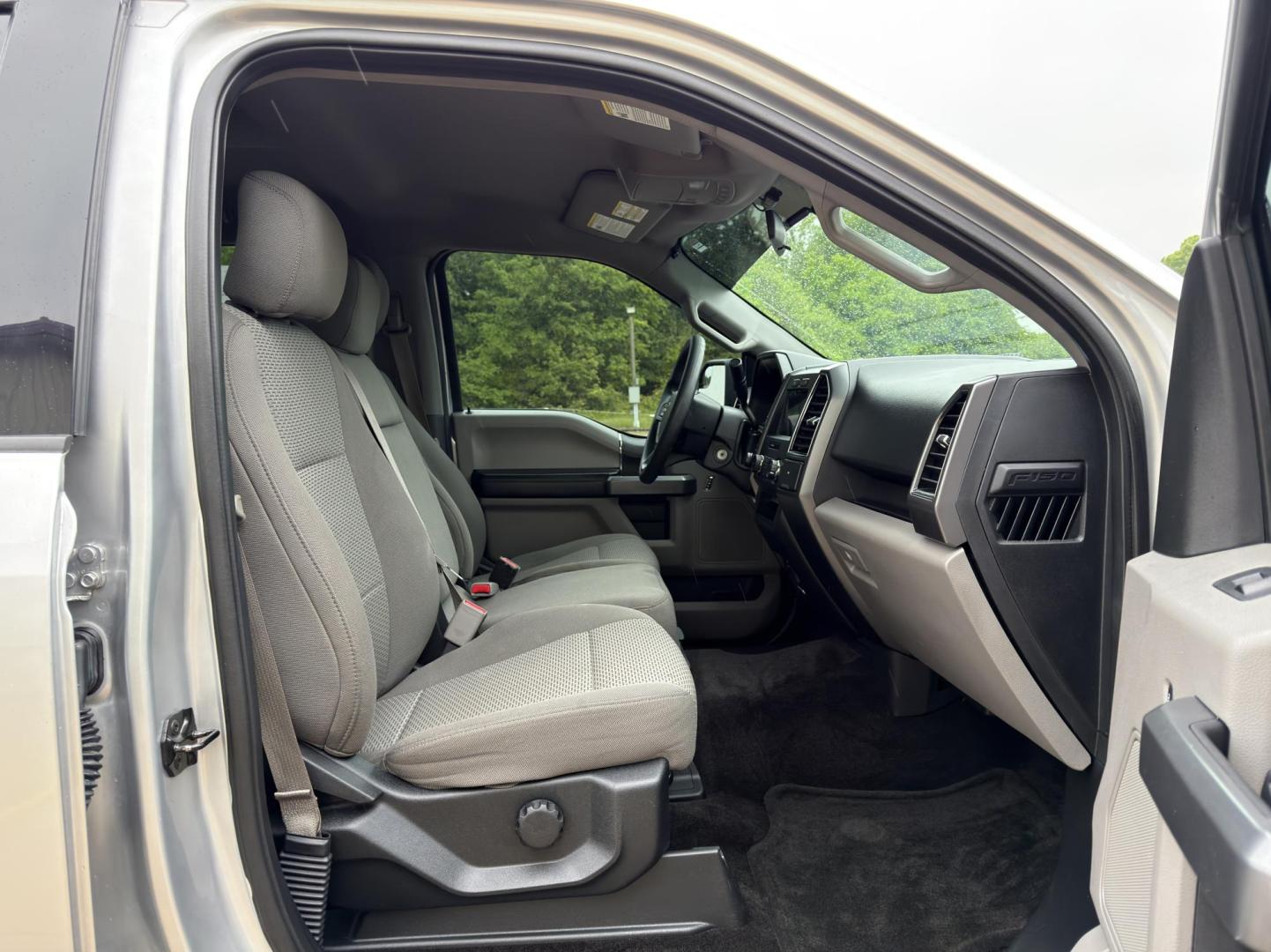 2017 SILVER /Gray Ford F-150 XLT SuperCrew 6.5-ft. Bed 4WD (1FTEW1EG5HF) with an 3.5L V6 TURBO engine, Automatic transmission, located at 2990 Old Orchard Rd., Jackson, MO, 63755, 37.354214, -89.612106 - 2017 Ford F-150 XLT 118xxx miles 4x4 3.5L V6 Automatic Backup Camera Bluetooth Remote Start Cruise Power Windows/Locks/Mirrors We have financing available and we accept trades! Fill out a credit application on our website or come by today! If you have any questions, give us a call at (573 - Photo#14
