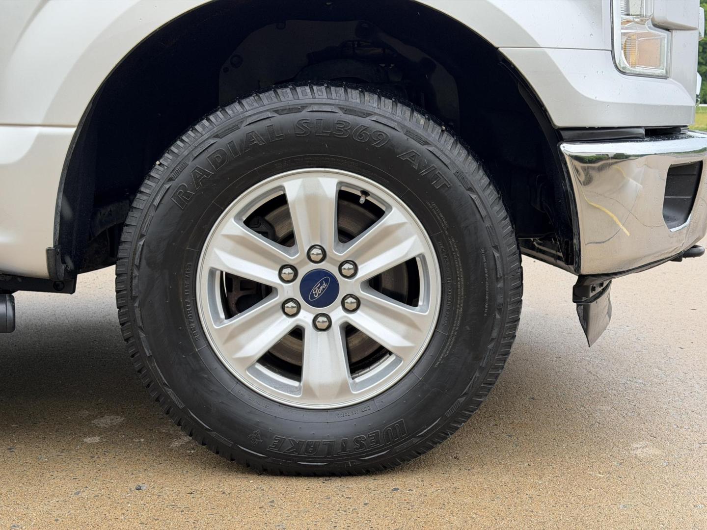 2017 SILVER /Gray Ford F-150 XLT SuperCrew 6.5-ft. Bed 4WD (1FTEW1EG5HF) with an 3.5L V6 TURBO engine, Automatic transmission, located at 2990 Old Orchard Rd., Jackson, MO, 63755, 37.354214, -89.612106 - 2017 Ford F-150 XLT 118xxx miles 4x4 3.5L V6 Automatic Backup Camera Bluetooth Remote Start Cruise Power Windows/Locks/Mirrors We have financing available and we accept trades! Fill out a credit application on our website or come by today! If you have any questions, give us a call at (573 - Photo#36