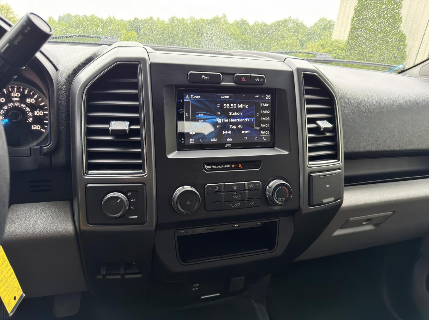 2017 SILVER /Gray Ford F-150 XLT SuperCrew 6.5-ft. Bed 4WD (1FTEW1EG5HF) with an 3.5L V6 TURBO engine, Automatic transmission, located at 2990 Old Orchard Rd., Jackson, MO, 63755, 37.354214, -89.612106 - 2017 Ford F-150 XLT 118xxx miles 4x4 3.5L V6 Automatic Backup Camera Bluetooth Remote Start Cruise Power Windows/Locks/Mirrors We have financing available and we accept trades! Fill out a credit application on our website or come by today! If you have any questions, give us a call at (573 - Photo#23