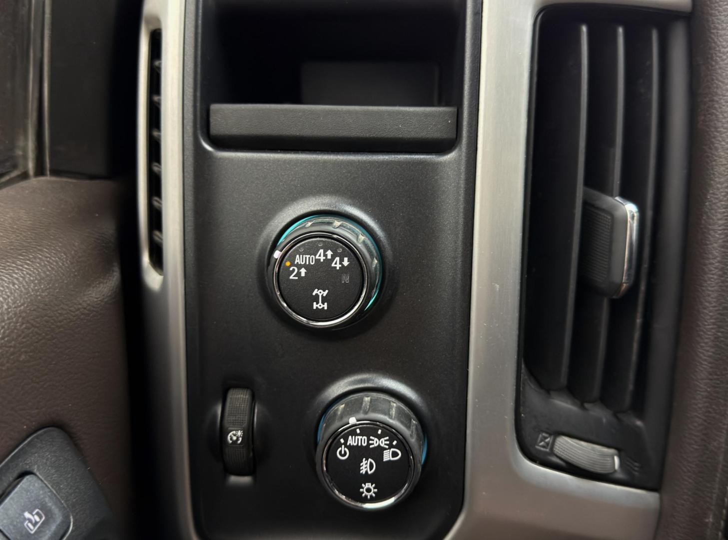 2017 RED /Tan GMC Sierra 1500 SLT Crew Cab 4WD (3GTU2NEC3HG) with an 5.3L V8 engine, Automatic transmission, located at 2990 Old Orchard Rd., Jackson, MO, 63755, 37.354214, -89.612106 - 2017 GMC Sierra 1500 SLT 160xxx miles 4x4 5.3L V8 Automatic Leather Navigation Power/Heated Seats Heated Steering Wheel Backup Camera Bluetooth Remote Start Cruise Power Windows/Locks/Mirrors We have financing available and we accept trades! Fill out a credit application on our website - Photo#2