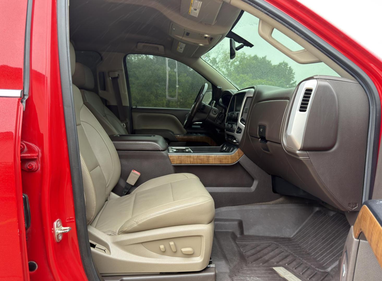 2017 RED /Tan GMC Sierra 1500 SLT Crew Cab 4WD (3GTU2NEC3HG) with an 5.3L V8 engine, Automatic transmission, located at 2990 Old Orchard Rd., Jackson, MO, 63755, 37.354214, -89.612106 - 2017 GMC Sierra 1500 SLT 160xxx miles 4x4 5.3L V8 Automatic Leather Navigation Power/Heated Seats Heated Steering Wheel Backup Camera Bluetooth Remote Start Cruise Power Windows/Locks/Mirrors We have financing available and we accept trades! Fill out a credit application on our website - Photo#17