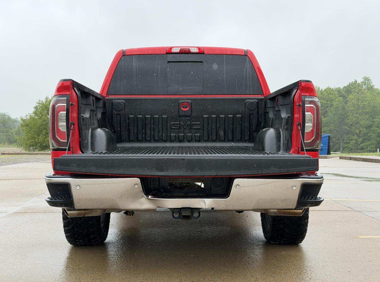 2017 RED /Tan GMC Sierra 1500 SLT Crew Cab 4WD (3GTU2NEC3HG) with an 5.3L V8 engine, Automatic transmission, located at 2990 Old Orchard Rd., Jackson, MO, 63755, 37.354214, -89.612106 - 2017 GMC Sierra 1500 SLT 160xxx miles 4x4 5.3L V8 Automatic Leather Navigation Power/Heated Seats Heated Steering Wheel Backup Camera Bluetooth Remote Start Cruise Power Windows/Locks/Mirrors We have financing available and we accept trades! Fill out a credit application on our website - Photo#20