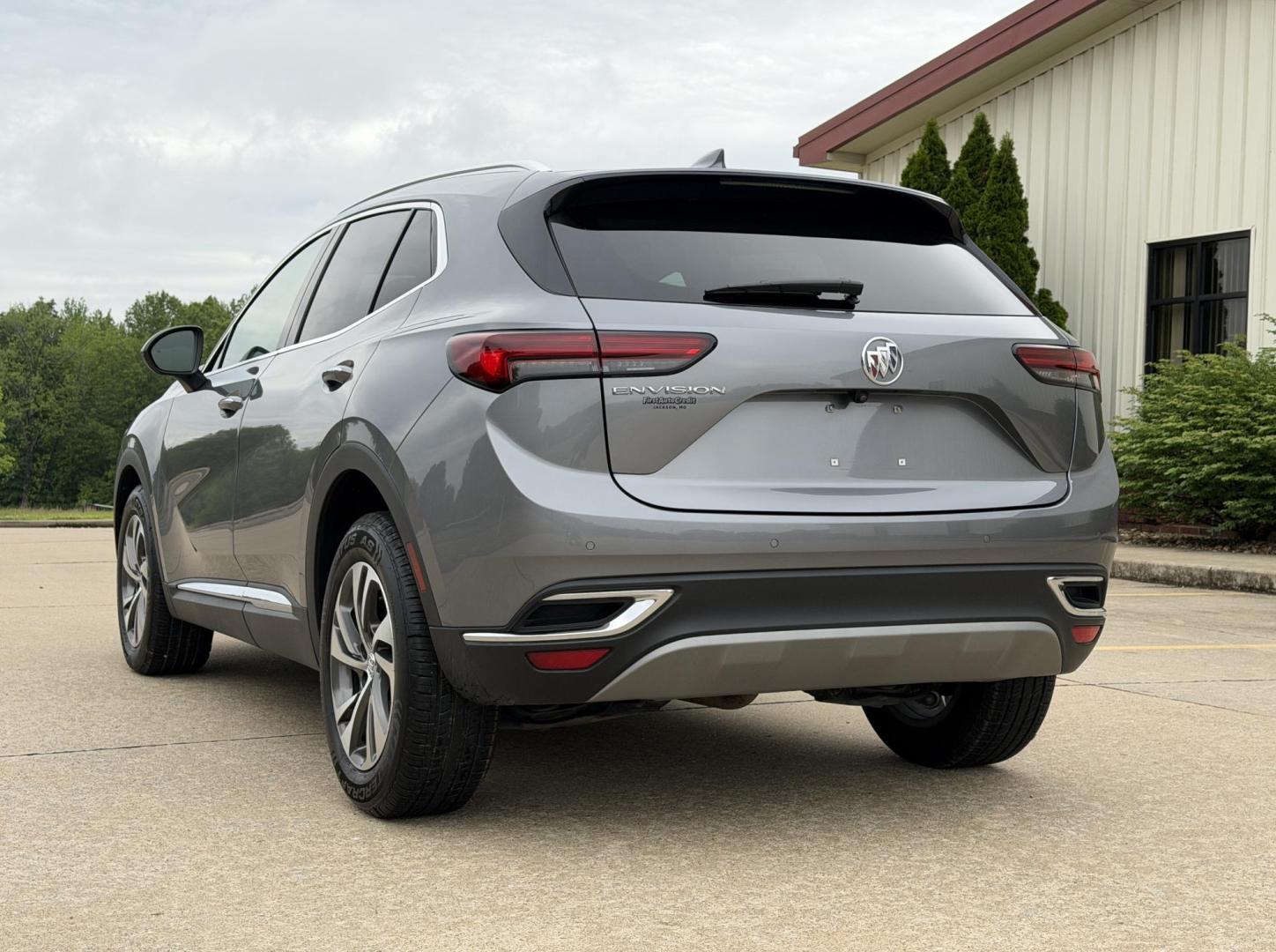 2022 GRAY /Tan Buick Envision Essense (LRBFZNR49ND) with an 2.0L 4 Cyl. TURBO engine, Automatic transmission, located at 2990 Old Orchard Rd., Jackson, MO, 63755, 37.354214, -89.612106 - 2022 Buick Envision Essence 1-Owner 42xxx miles Front Wheel Drive 2.0L 4 Cyl. Automatic Leather Backup Camera Power/Heated Seats Heated Steering Wheel Sunroof Bluetooth Remote Start Cruise Power Windows/Locks/Mirrors We have financing available and we accept trades! Fill out a credit - Photo#11