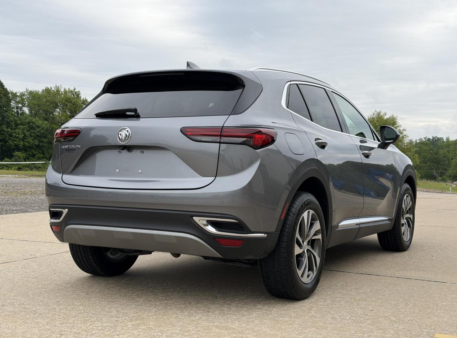 2022 GRAY /Tan Buick Envision Essense (LRBFZNR49ND) with an 2.0L 4 Cyl. TURBO engine, Automatic transmission, located at 2990 Old Orchard Rd., Jackson, MO, 63755, 37.354214, -89.612106 - 2022 Buick Envision Essence 1-Owner 42xxx miles Front Wheel Drive 2.0L 4 Cyl. Automatic Leather Backup Camera Power/Heated Seats Heated Steering Wheel Sunroof Bluetooth Remote Start Cruise Power Windows/Locks/Mirrors We have financing available and we accept trades! Fill out a credit - Photo#10