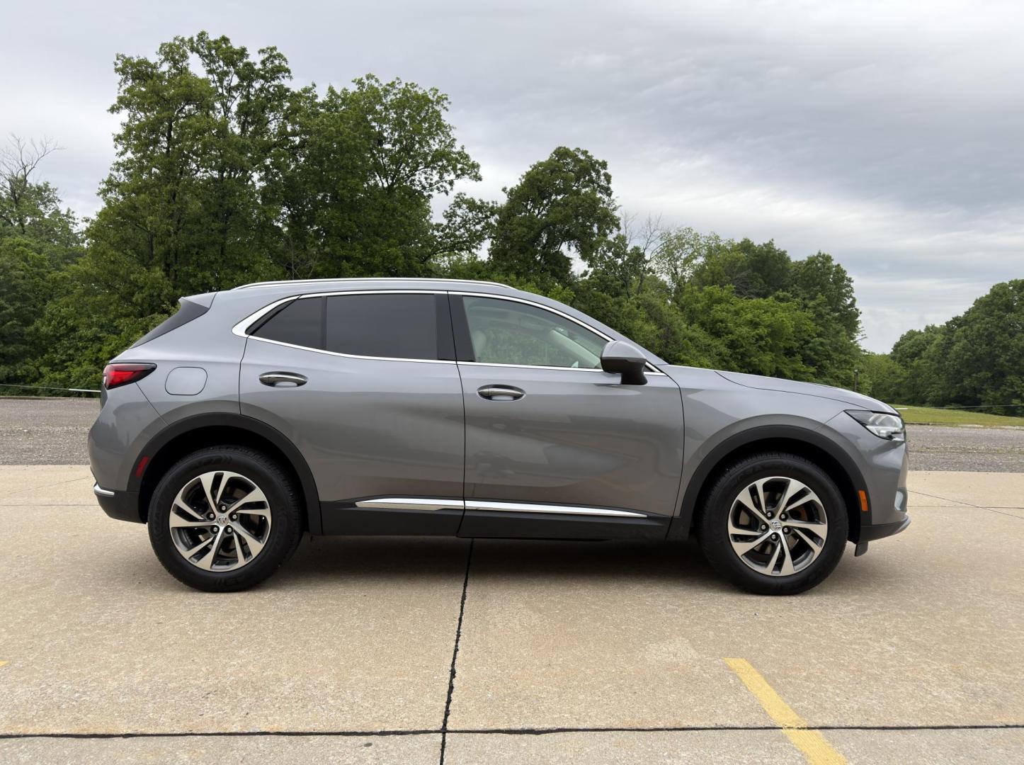 2022 GRAY /Tan Buick Envision Essense (LRBFZNR49ND) with an 2.0L 4 Cyl. TURBO engine, Automatic transmission, located at 2990 Old Orchard Rd., Jackson, MO, 63755, 37.354214, -89.612106 - 2022 Buick Envision Essence 1-Owner 42xxx miles Front Wheel Drive 2.0L 4 Cyl. Automatic Leather Backup Camera Power/Heated Seats Heated Steering Wheel Sunroof Bluetooth Remote Start Cruise Power Windows/Locks/Mirrors We have financing available and we accept trades! Fill out a credit - Photo#9