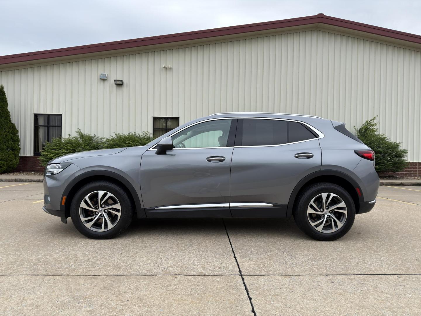 2022 GRAY /Tan Buick Envision Essense (LRBFZNR49ND) with an 2.0L 4 Cyl. TURBO engine, Automatic transmission, located at 2990 Old Orchard Rd., Jackson, MO, 63755, 37.354214, -89.612106 - 2022 Buick Envision Essence 1-Owner 42xxx miles Front Wheel Drive 2.0L 4 Cyl. Automatic Leather Backup Camera Power/Heated Seats Heated Steering Wheel Sunroof Bluetooth Remote Start Cruise Power Windows/Locks/Mirrors We have financing available and we accept trades! Fill out a credit - Photo#8