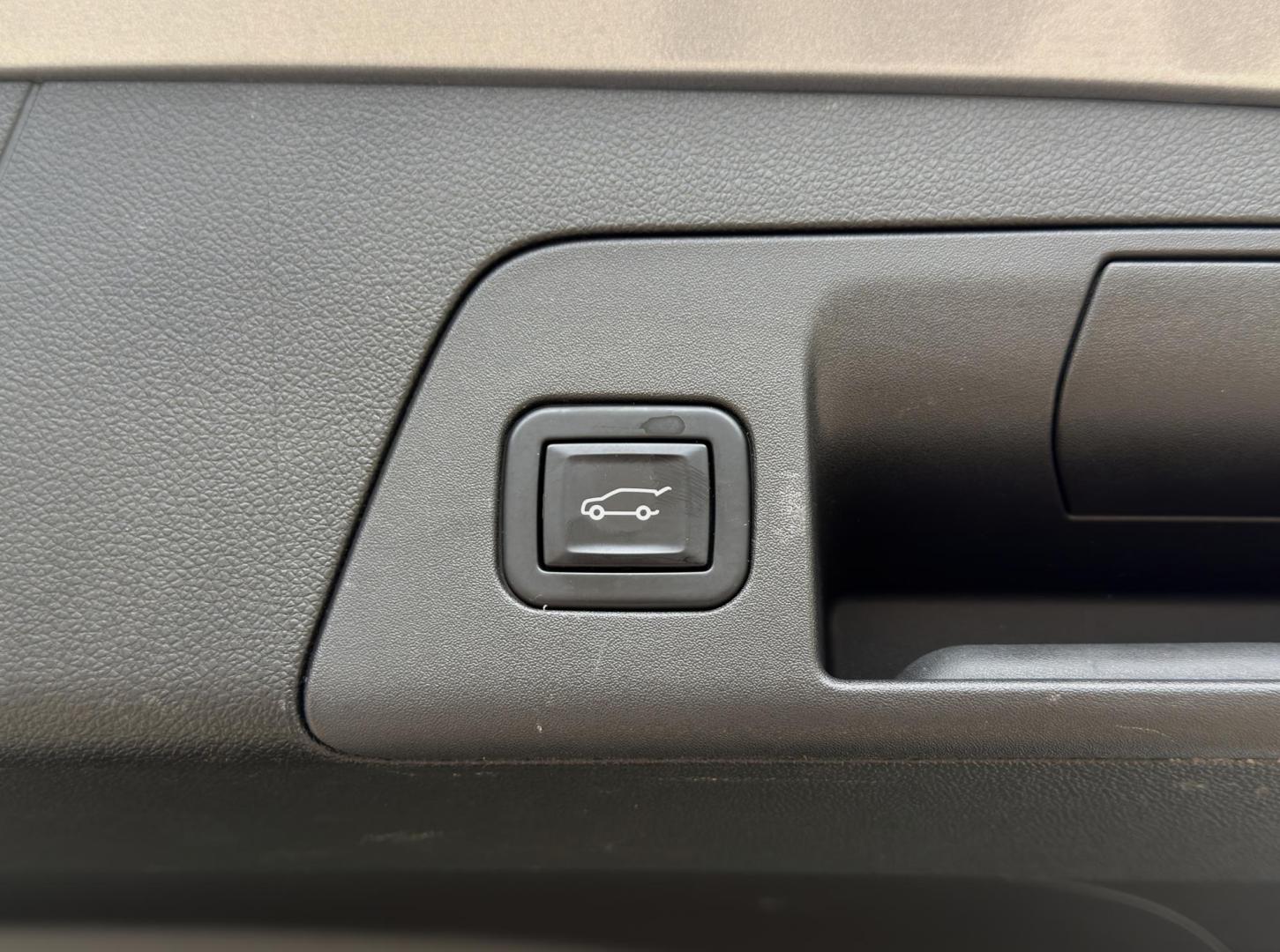 2022 GRAY /Tan Buick Envision Essense (LRBFZNR49ND) with an 2.0L 4 Cyl. TURBO engine, Automatic transmission, located at 2990 Old Orchard Rd., Jackson, MO, 63755, 37.354214, -89.612106 - 2022 Buick Envision Essence 1-Owner 42xxx miles Front Wheel Drive 2.0L 4 Cyl. Automatic Leather Backup Camera Power/Heated Seats Heated Steering Wheel Sunroof Bluetooth Remote Start Cruise Power Windows/Locks/Mirrors We have financing available and we accept trades! Fill out a credit - Photo#22