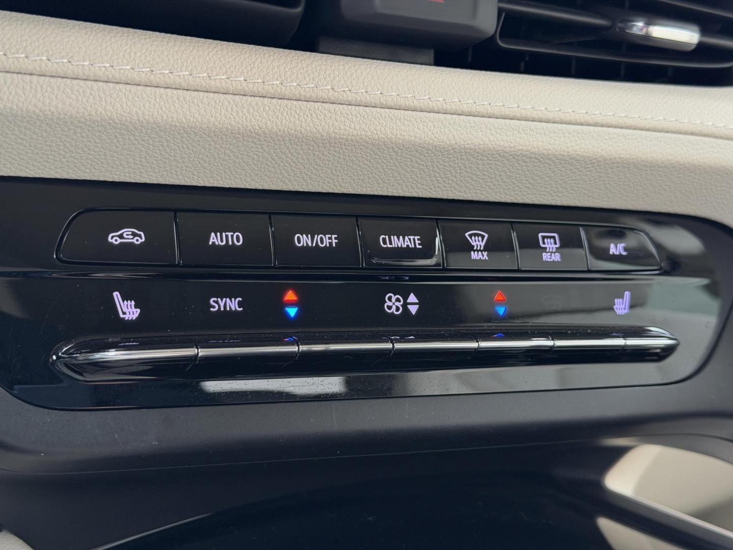 2022 GRAY /Tan Buick Envision Essense (LRBFZNR49ND) with an 2.0L 4 Cyl. TURBO engine, Automatic transmission, located at 2990 Old Orchard Rd., Jackson, MO, 63755, 37.354214, -89.612106 - 2022 Buick Envision Essence 1-Owner 42xxx miles Front Wheel Drive 2.0L 4 Cyl. Automatic Leather Backup Camera Power/Heated Seats Heated Steering Wheel Sunroof Bluetooth Remote Start Cruise Power Windows/Locks/Mirrors We have financing available and we accept trades! Fill out a credit - Photo#3