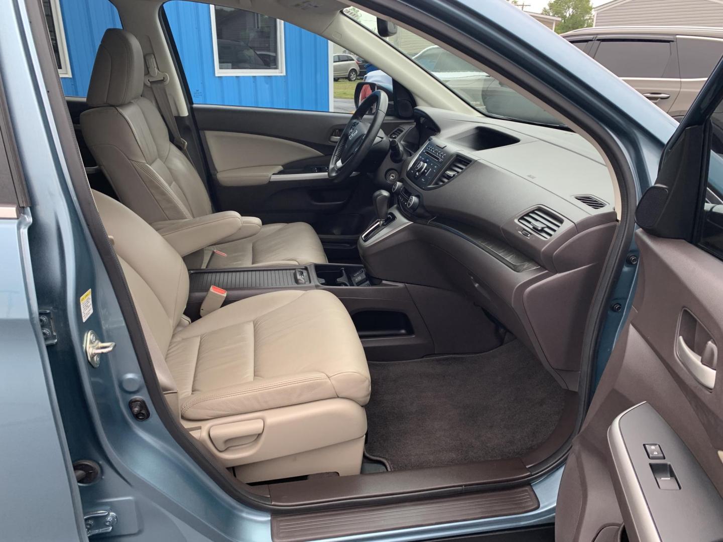 2014 GREEN /TAN Honda CR-V EX-L 4WD (2HKRM4H75EH) with an 2.4L L4 DOHC 16V engine, 5-Speed Automatic transmission, located at 506 S. Kingshighway, Cape Girardeau, MO, 63703, (573) 235-5000, 37.294991, -89.553635 - 2014 Honda CR-V EX-L AWD 76,xxx miles Heated Seats Sunroof Power Seat All Wheel Drive Keyless Entry Power Windows/Locks/Mirrors We have financing available and we accept trades! Fill out a credit application on our website or come by today! If you have any questions, give us a call at (57 - Photo#10