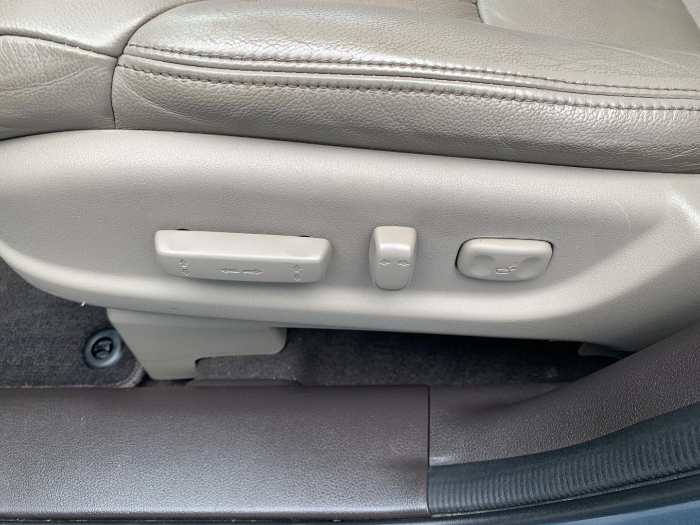 2014 GREEN /TAN Honda CR-V EX-L 4WD (2HKRM4H75EH) with an 2.4L L4 DOHC 16V engine, 5-Speed Automatic transmission, located at 506 S. Kingshighway, Cape Girardeau, MO, 63703, (573) 235-5000, 37.294991, -89.553635 - 2014 Honda CR-V EX-L AWD 76,xxx miles Heated Seats Sunroof Power Seat All Wheel Drive Keyless Entry Power Windows/Locks/Mirrors We have financing available and we accept trades! Fill out a credit application on our website or come by today! If you have any questions, give us a call at (57 - Photo#19