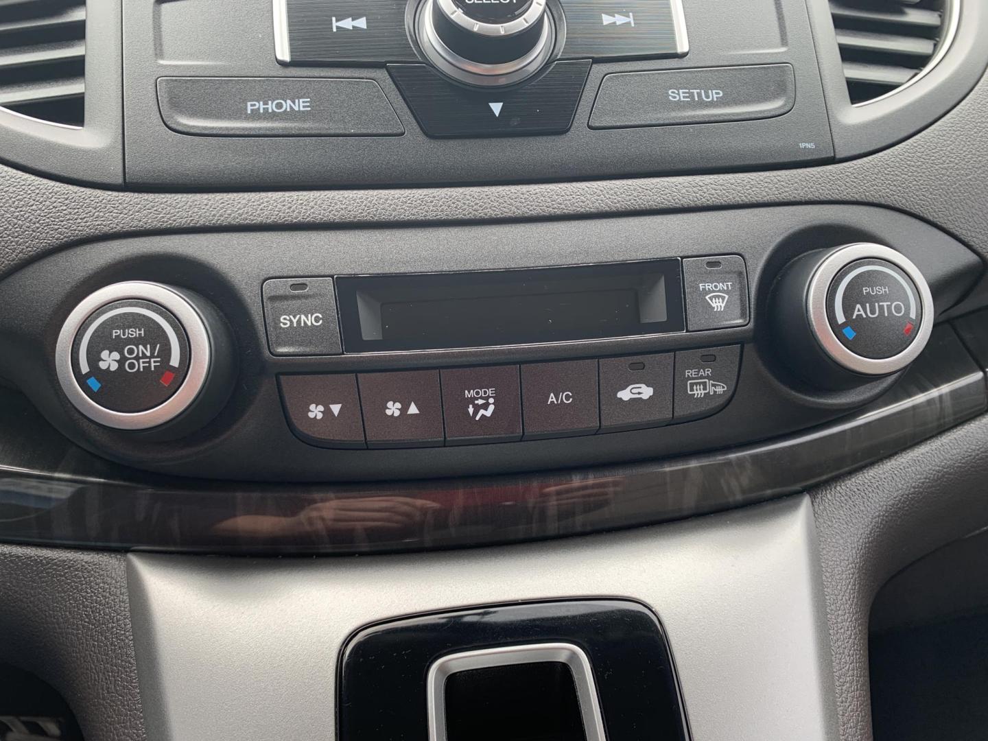 2014 GREEN /TAN Honda CR-V EX-L 4WD (2HKRM4H75EH) with an 2.4L L4 DOHC 16V engine, 5-Speed Automatic transmission, located at 506 S. Kingshighway, Cape Girardeau, MO, 63703, (573) 235-5000, 37.294991, -89.553635 - 2014 Honda CR-V EX-L AWD 76,xxx miles Heated Seats Sunroof Power Seat All Wheel Drive Keyless Entry Power Windows/Locks/Mirrors We have financing available and we accept trades! Fill out a credit application on our website or come by today! If you have any questions, give us a call at (57 - Photo#27