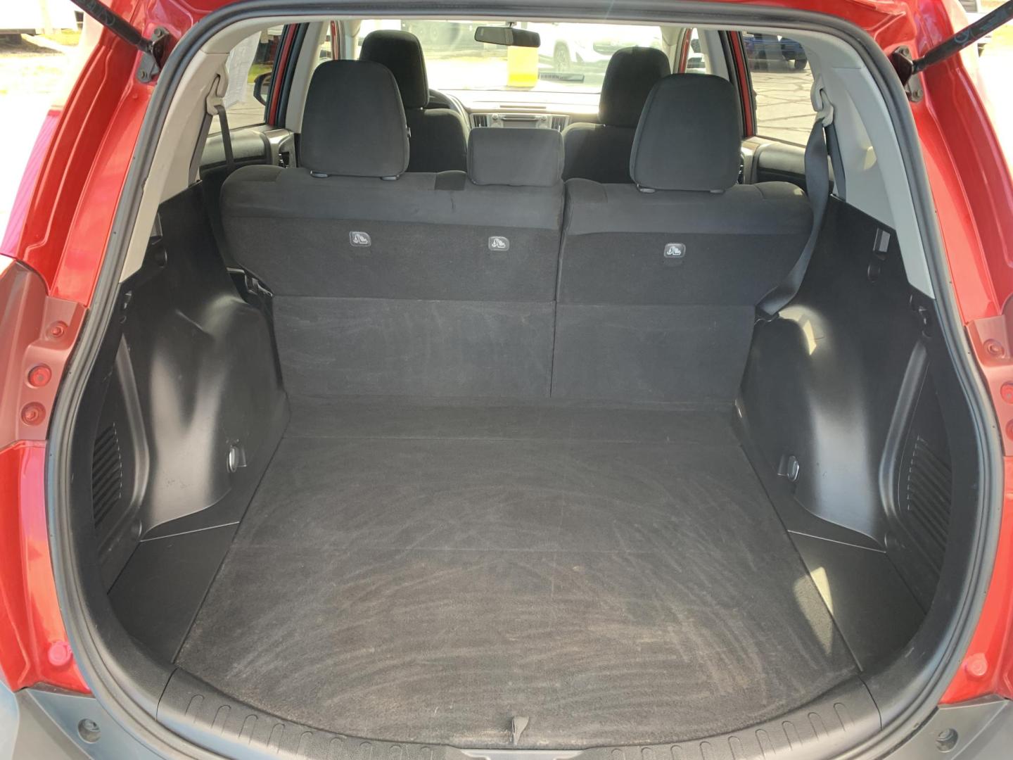 2015 RED /BLACK Toyota RAV4 XLE FWD (2T3WFREV0FW) with an 2.5L L4 DOHC 16V engine, Automatic transmission, located at 506 S. Kingshighway, Cape Girardeau, MO, 63703, (573) 235-5000, 37.294991, -89.553635 - 2015 Toyota RAV4 XLE 124,xxx miles Sunroof Backup Cam Bluetooth Front Wheel Drive Keyless Entry Power Windows/Locks/Mirrors We have financing available and we accept trades! Fill out a credit application on our website or come by today! If you have any questions, give us a call at (573) 2 - Photo#7