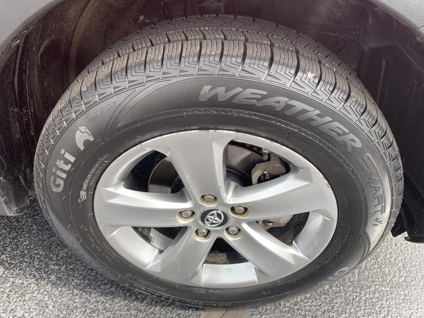 2015 RED /BLACK Toyota RAV4 XLE FWD (2T3WFREV0FW) with an 2.5L L4 DOHC 16V engine, Automatic transmission, located at 506 S. Kingshighway, Cape Girardeau, MO, 63703, (573) 235-5000, 37.294991, -89.553635 - 2015 Toyota RAV4 XLE 124,xxx miles Sunroof Backup Cam Bluetooth Front Wheel Drive Keyless Entry Power Windows/Locks/Mirrors We have financing available and we accept trades! Fill out a credit application on our website or come by today! If you have any questions, give us a call at (573) 2 - Photo#30