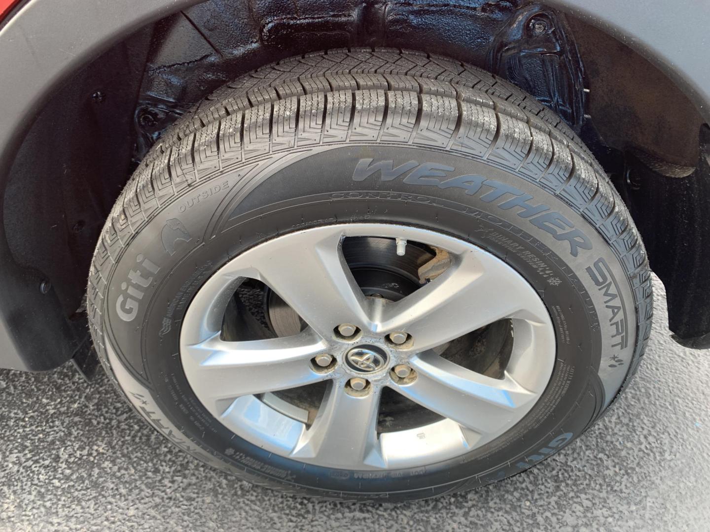 2015 RED /BLACK Toyota RAV4 XLE FWD (2T3WFREV0FW) with an 2.5L L4 DOHC 16V engine, Automatic transmission, located at 506 S. Kingshighway, Cape Girardeau, MO, 63703, (573) 235-5000, 37.294991, -89.553635 - 2015 Toyota RAV4 XLE 124,xxx miles Sunroof Backup Cam Bluetooth Front Wheel Drive Keyless Entry Power Windows/Locks/Mirrors We have financing available and we accept trades! Fill out a credit application on our website or come by today! If you have any questions, give us a call at (573) 2 - Photo#32
