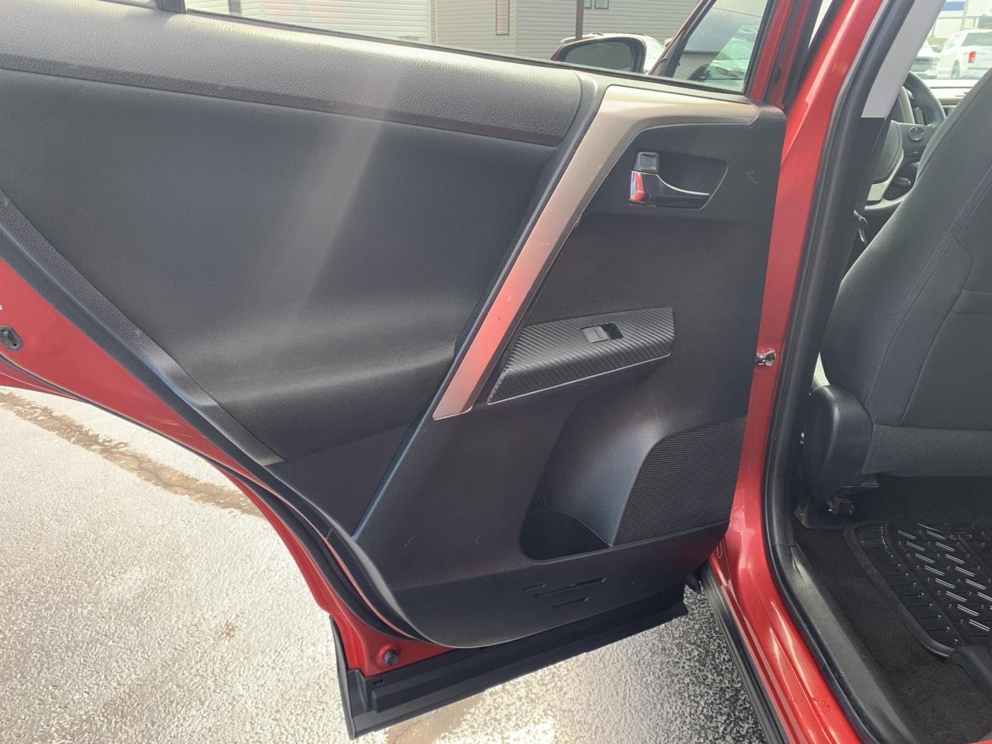 2015 RED /BLACK Toyota RAV4 XLE FWD (2T3WFREV0FW) with an 2.5L L4 DOHC 16V engine, Automatic transmission, located at 506 S. Kingshighway, Cape Girardeau, MO, 63703, (573) 235-5000, 37.294991, -89.553635 - 2015 Toyota RAV4 XLE 124,xxx miles Sunroof Backup Cam Bluetooth Front Wheel Drive Keyless Entry Power Windows/Locks/Mirrors We have financing available and we accept trades! Fill out a credit application on our website or come by today! If you have any questions, give us a call at (573) 2 - Photo#15