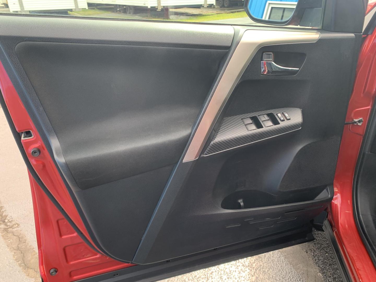 2015 RED /BLACK Toyota RAV4 XLE FWD (2T3WFREV0FW) with an 2.5L L4 DOHC 16V engine, Automatic transmission, located at 506 S. Kingshighway, Cape Girardeau, MO, 63703, (573) 235-5000, 37.294991, -89.553635 - 2015 Toyota RAV4 XLE 124,xxx miles Sunroof Backup Cam Bluetooth Front Wheel Drive Keyless Entry Power Windows/Locks/Mirrors We have financing available and we accept trades! Fill out a credit application on our website or come by today! If you have any questions, give us a call at (573) 2 - Photo#17